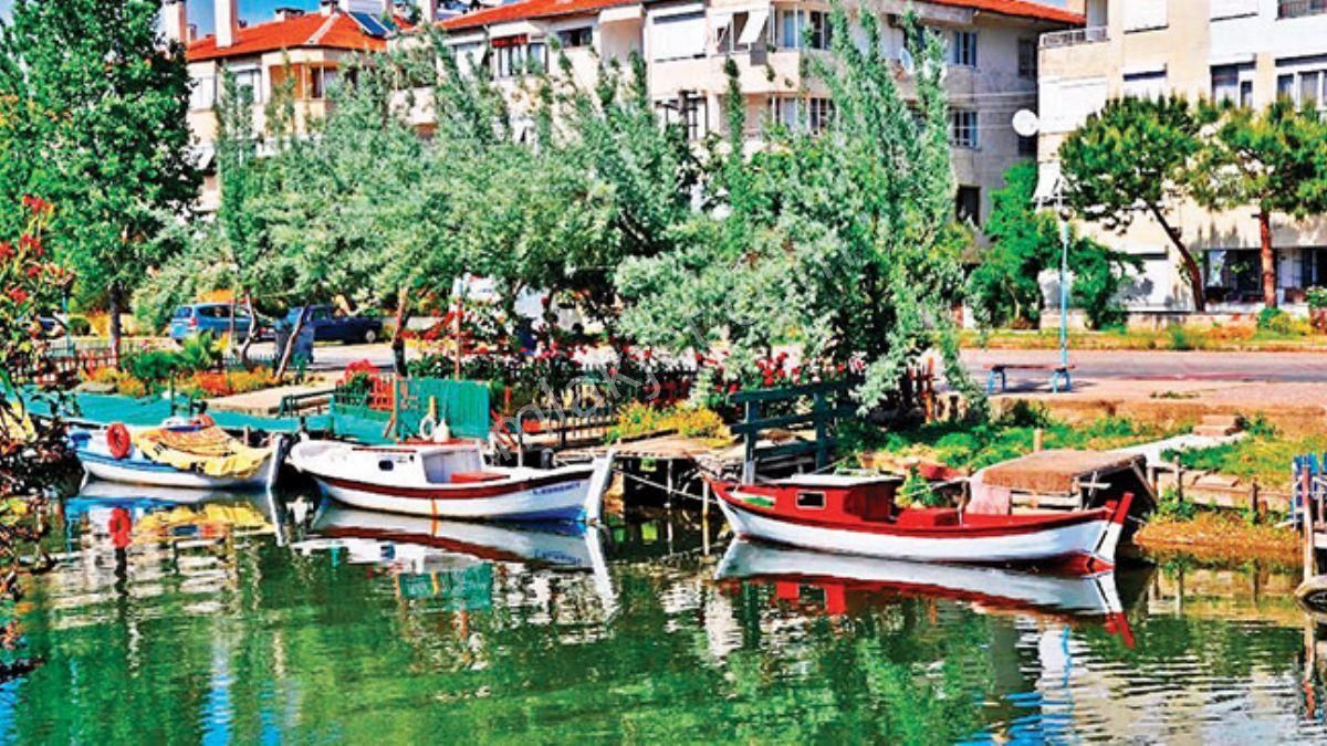 🛑🛑aktiften Akçay Merkez'de Satılık Denize 250m Arakat Masrafsız Fırsat 2+1 Daire