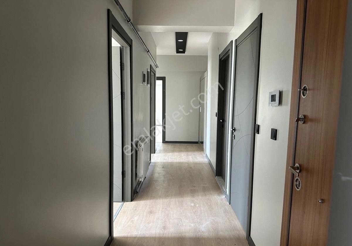 Hasan Bulgur Emlaktan Ata Caddesi Yanında Sıfır Full Yapılı 3+1 Daire
