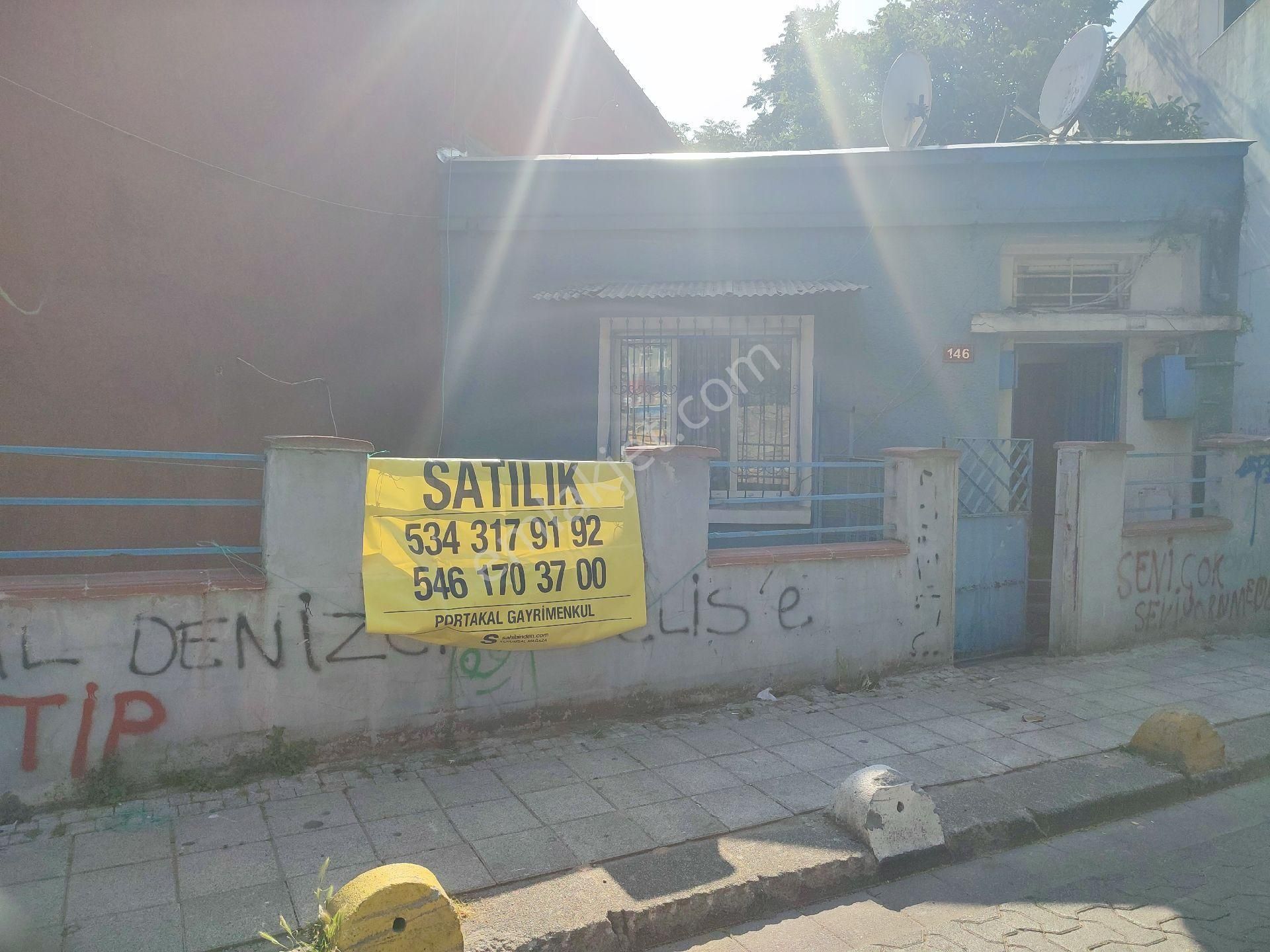 Kadıköy Rasimpaşada Satılık Bahçeli Ev