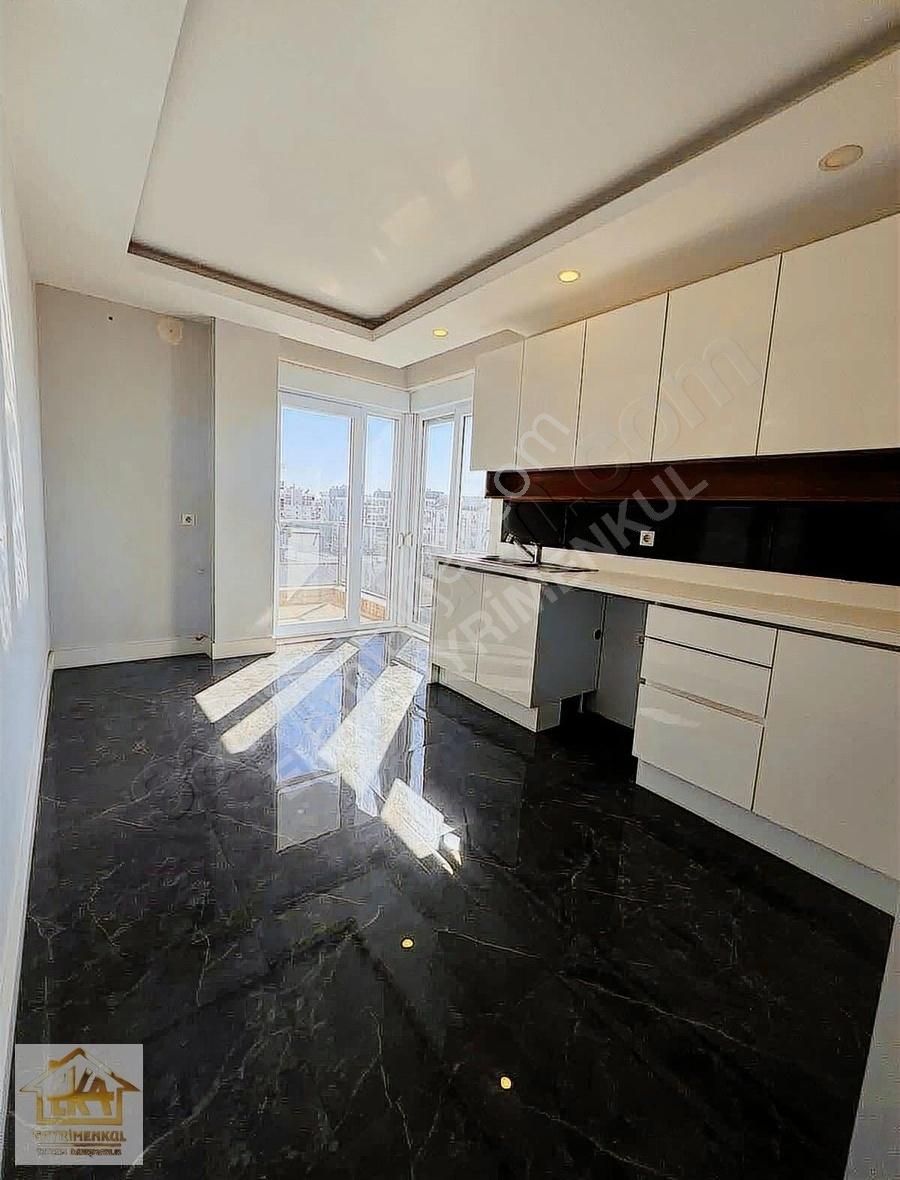 Kiralık Kapalı Otoparklı Havuzlu Sitede 3+1