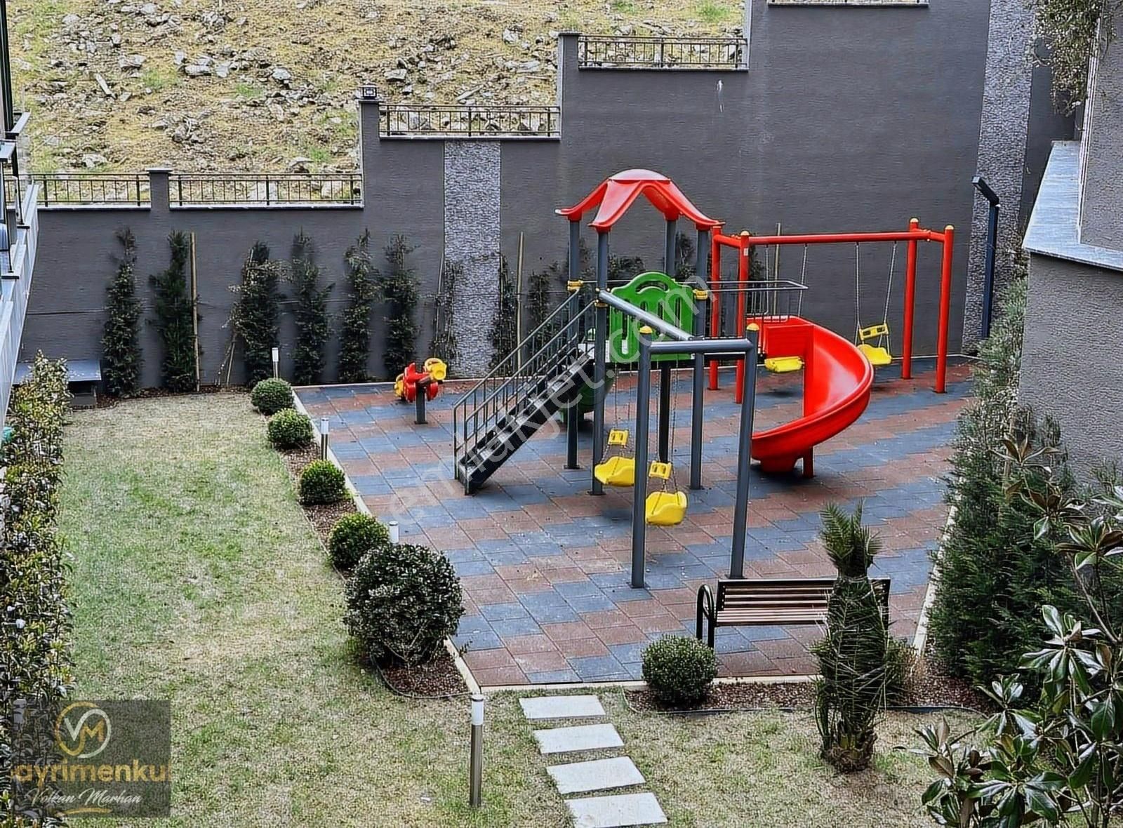 Hasbahçe 93 M2 Net 2+1 Ebeyn Banyolu