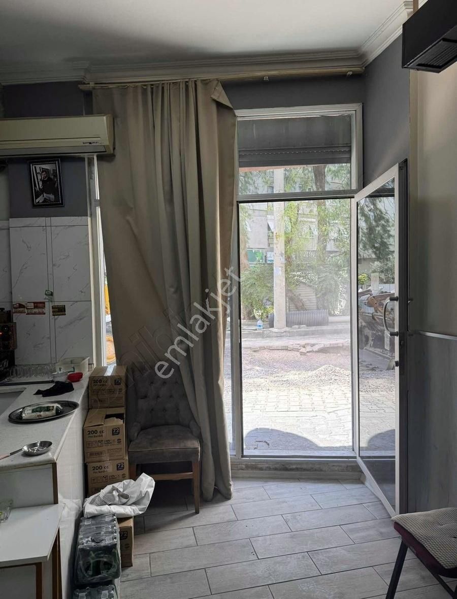 Bornovanın En İşlek Sokağında Satılık Dükkan - Görsel 5