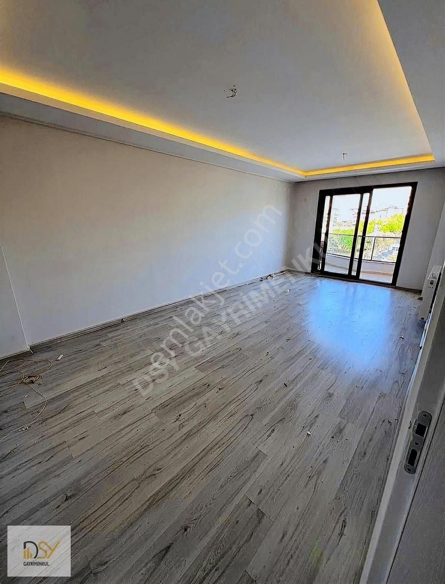 Bucada Kiralık Arakat 3+1 Cadde Üzeri Yeni Ev