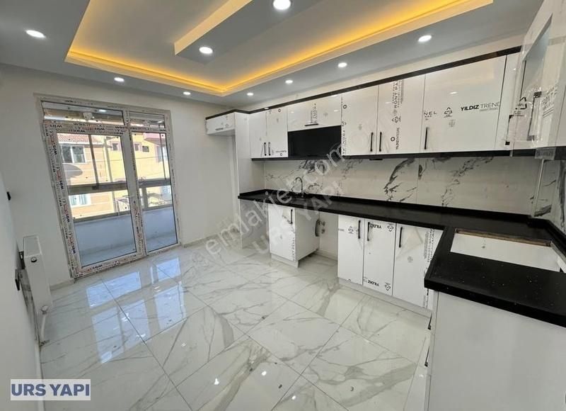 Urs Yapı'dan Ulaşıma Yürüme Mesafesi Ferah Ve Kullanışlı Daire !