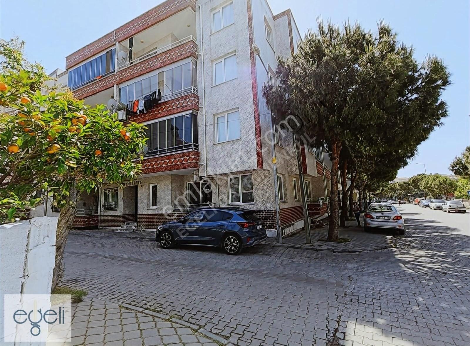 Kuşadası Davutlar Köşe Konum Yüksek Giriş 2+1 Satılık Daire....
