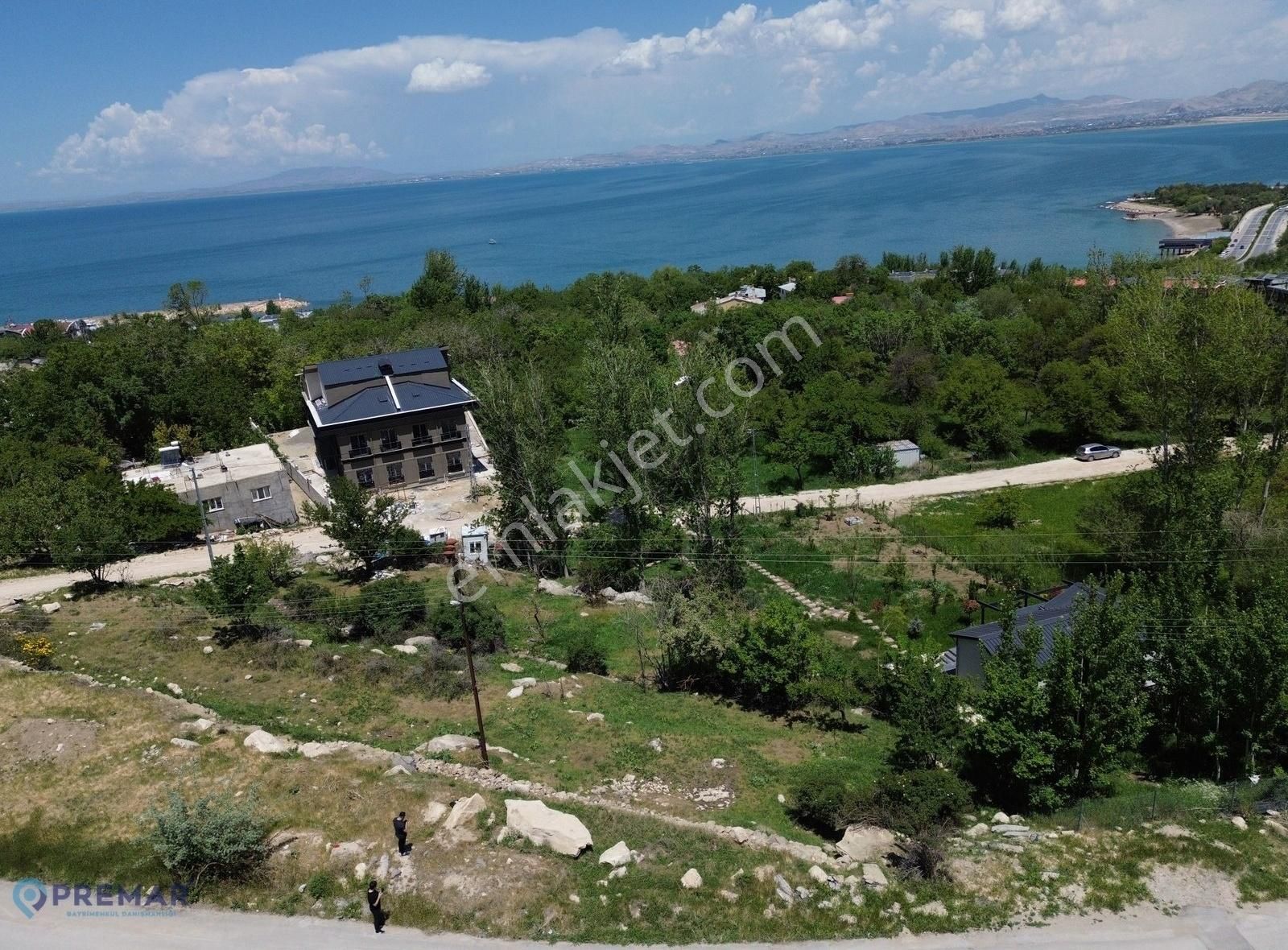 Edremit Yenicamide Van Gölüne Yakın, 0,50 Emsal / 950 M² Arsa