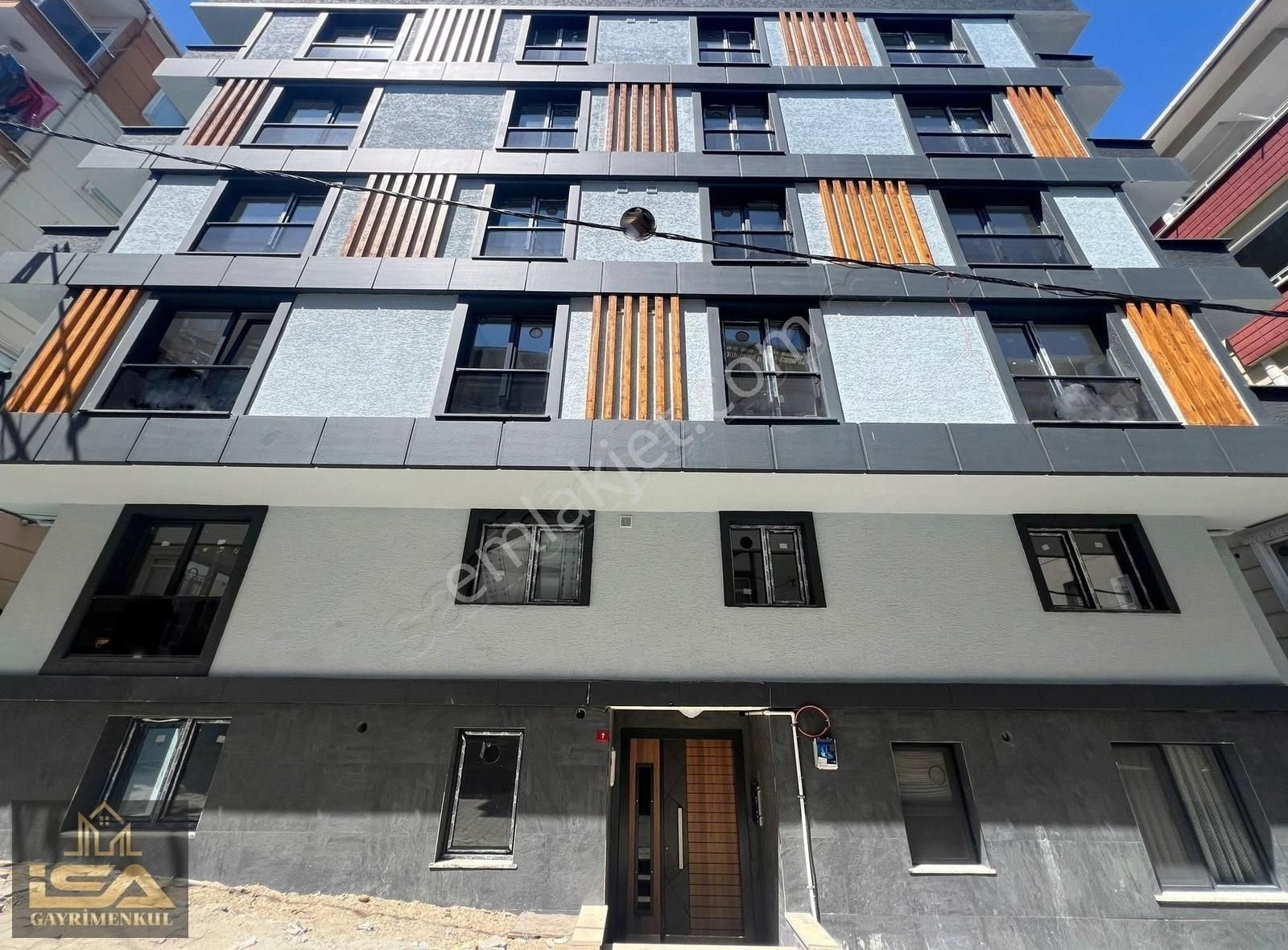 İsa Gayrimenkulden Sıfır 1+1 Yüksek Giriş Daire