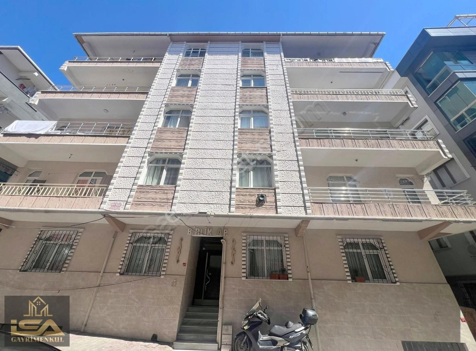 İsa Dan Mevlana Camii Yakını Güney Cephe 2+1 Arakat