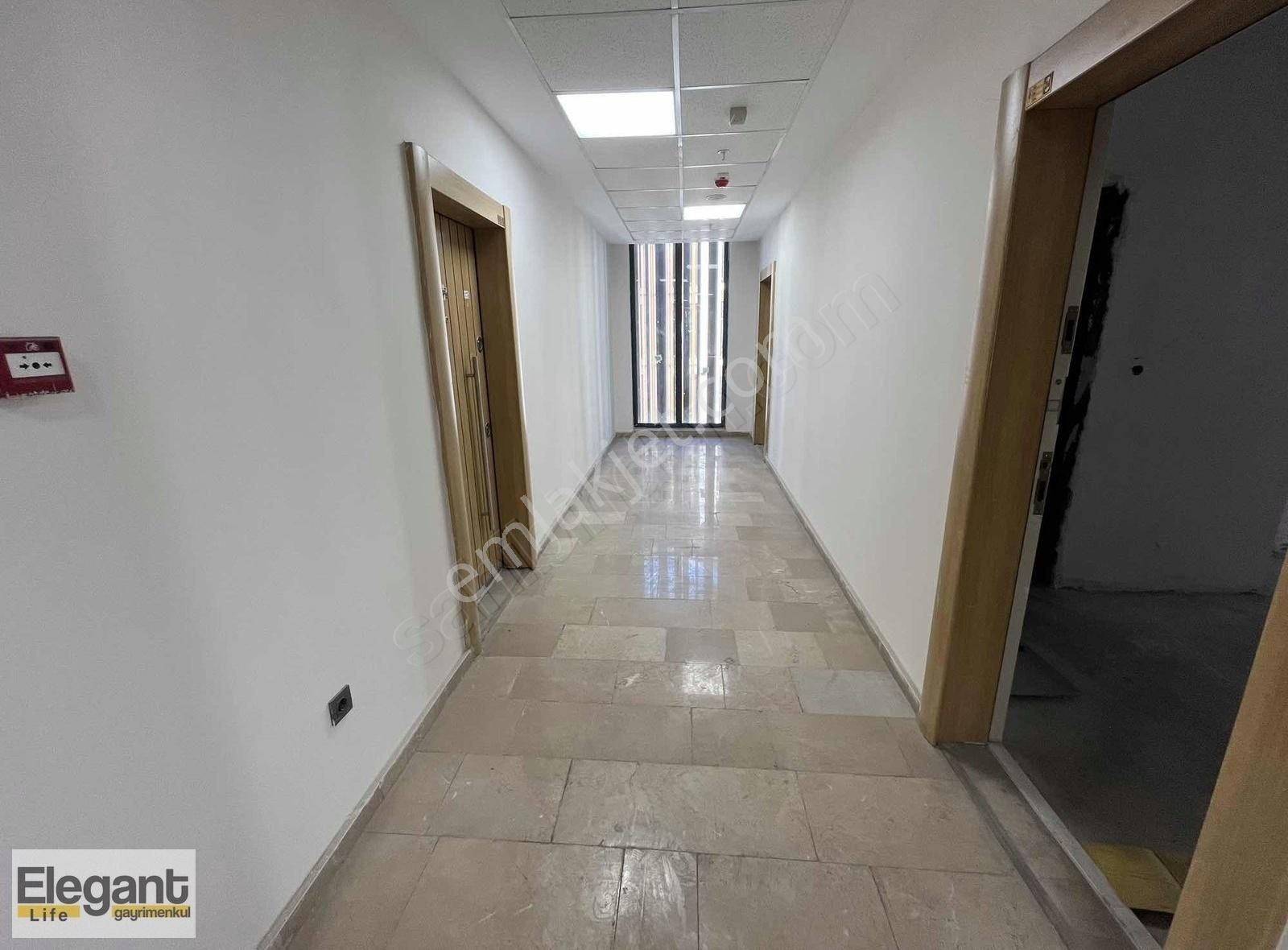 -elegant Lifeden Toki Çarşı Avmde Kiralık Ofis
