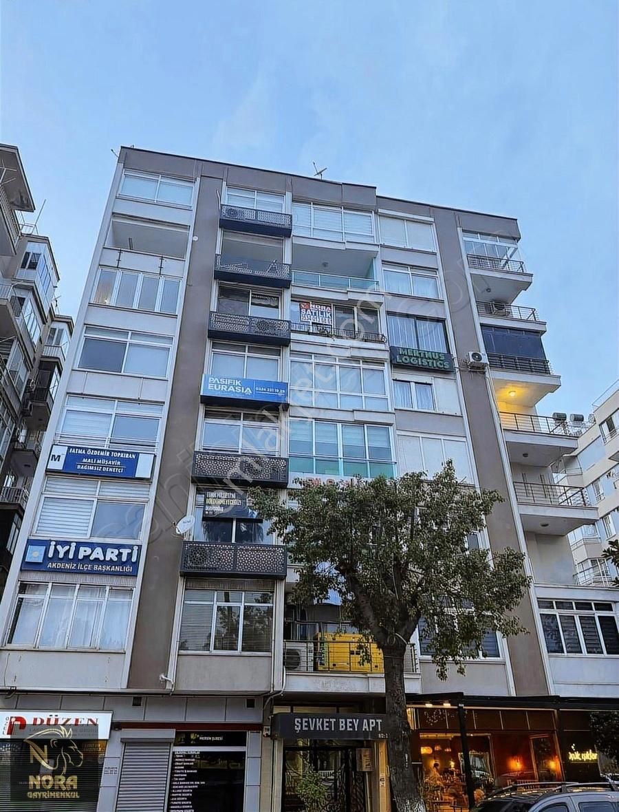 Nora'dan İ.inönü Blv. Üzeri Full Deniz Manzaralı Geniş Daire