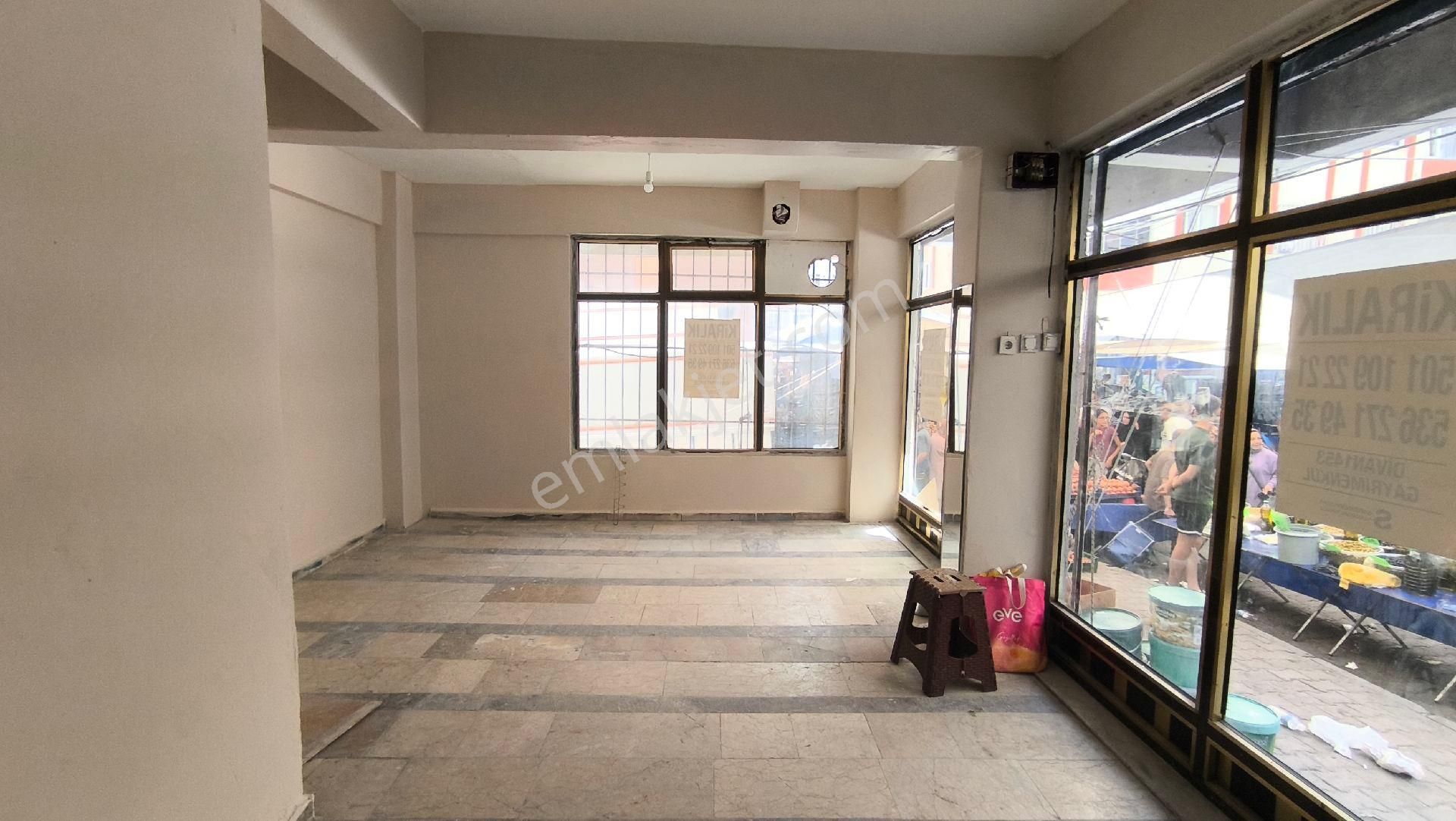 Bahçelievler De Düz Giriş Köşebaşı Kiralık Dükkan