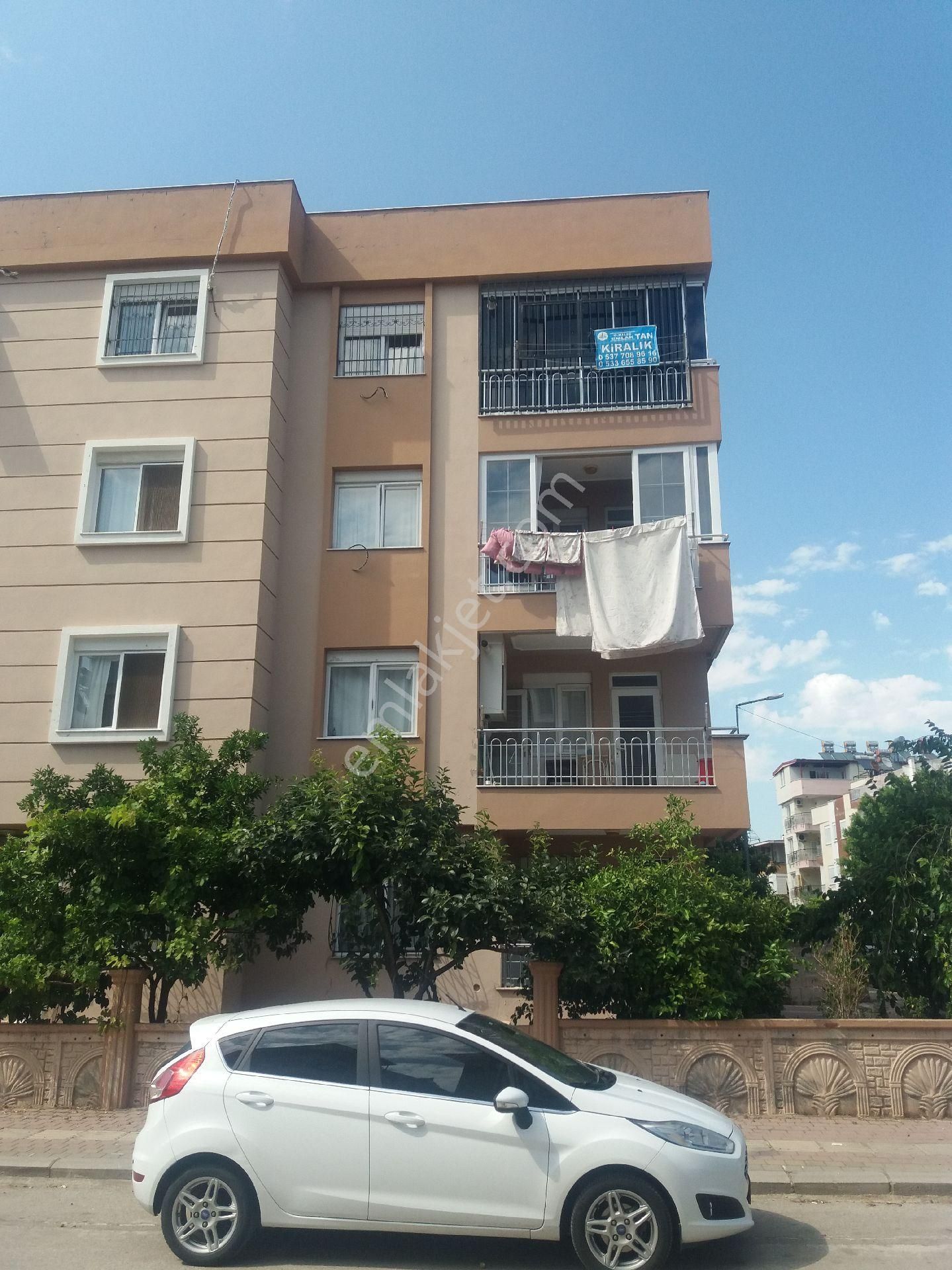Ahatlıda Kiralık 2 Artı 1 Esyasız Doğal Gazlı 3.kat Kilımalı Daire