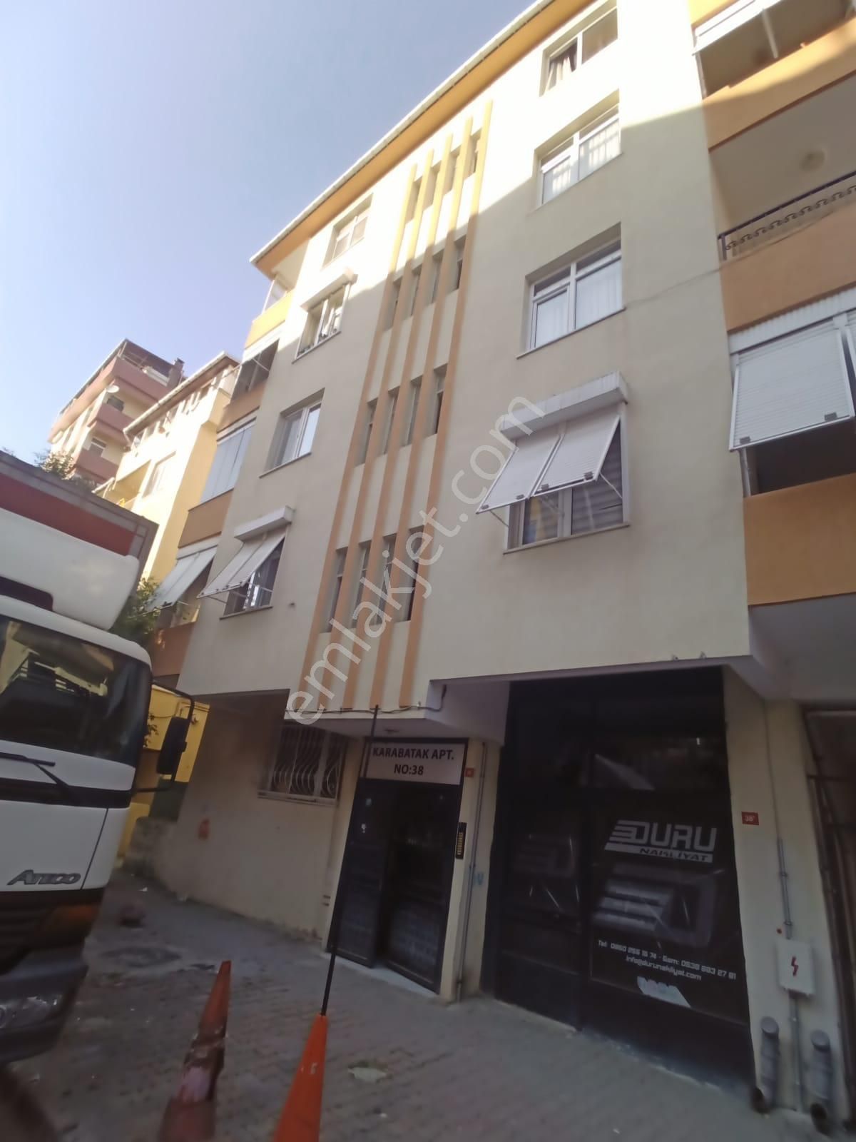 Cevizli Hacılar Cad/cevızlı Tren Istasyon-mınubus-e5 Yurume Mesafesınde.