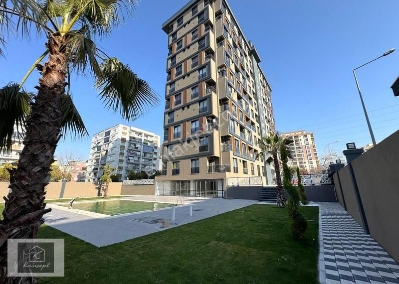 Konsept'den Site İçerisinde Açık Havuzlu Güvenlikli-balkonllu1+1