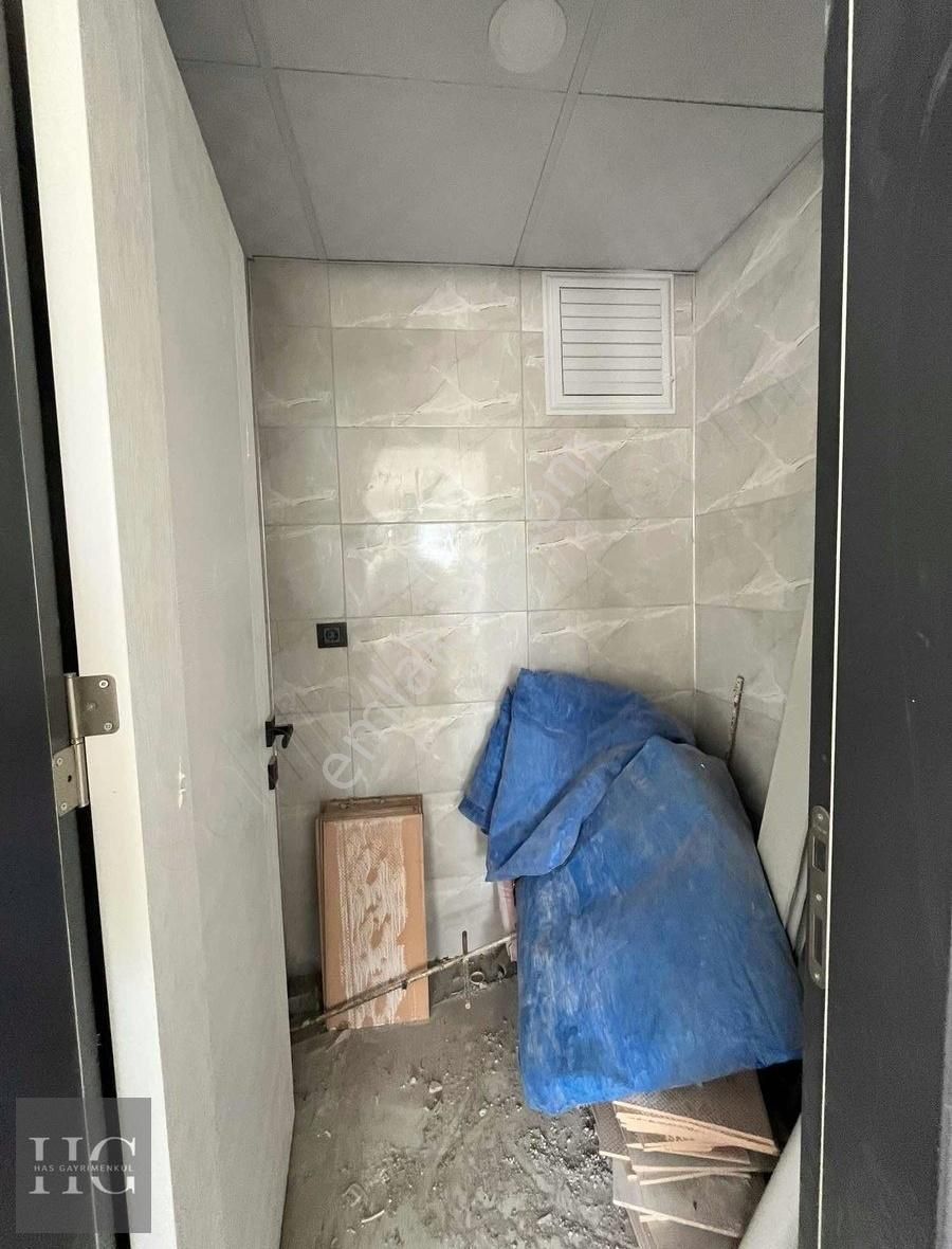Has Gayrimenkul'den Ana Cadde Üstü Geniş Kiralık İş Yeri