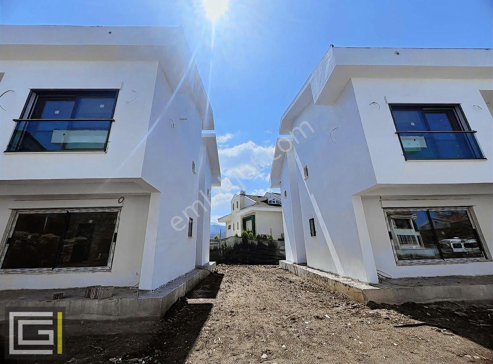 Villalar Bölgesinde Geniş Ve Ferah 5+1 Modern Villa