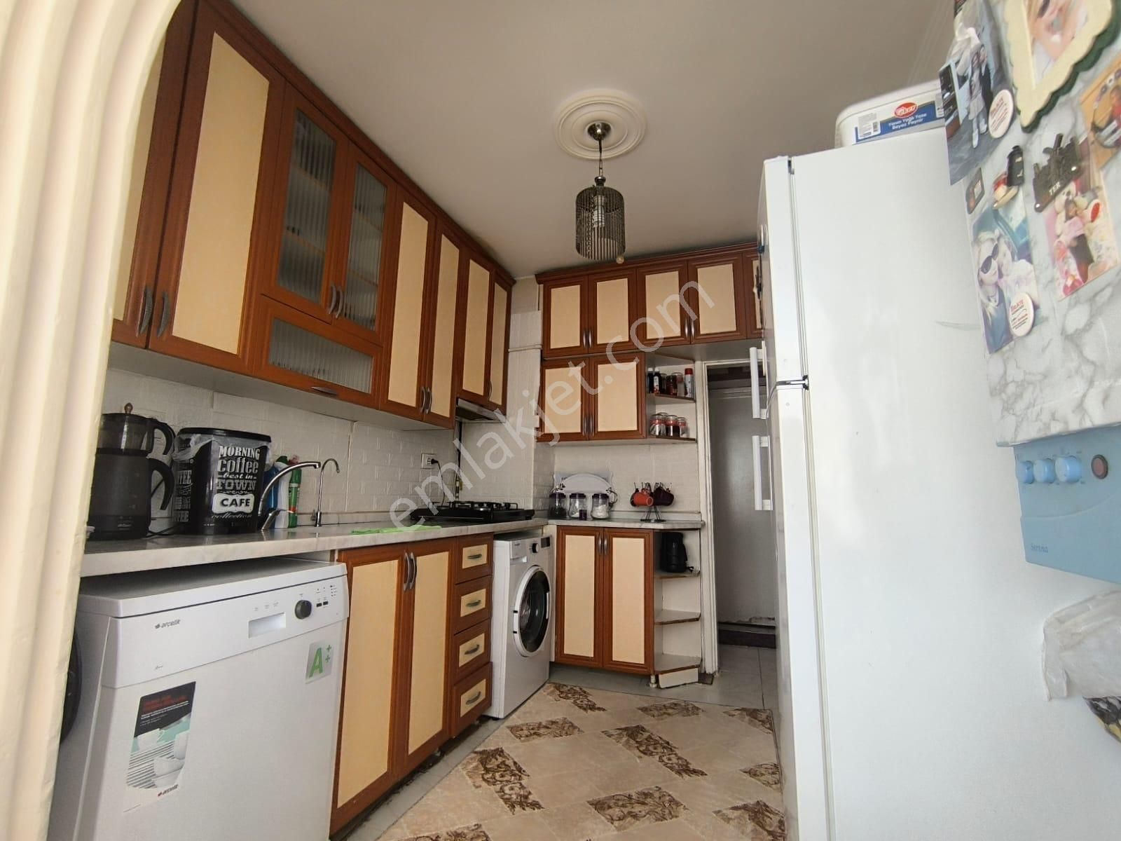Yılmaz Gayrimenkulden Full Yapılı Masrafsız Geniş 3+1 Cadde Üzeri Satılık Daire