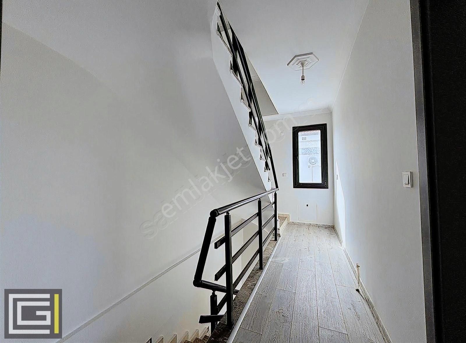 Müstakil Havuzlu Otoparklı 4+1 Geniş Kullanım Satılık Villa - Görsel 10