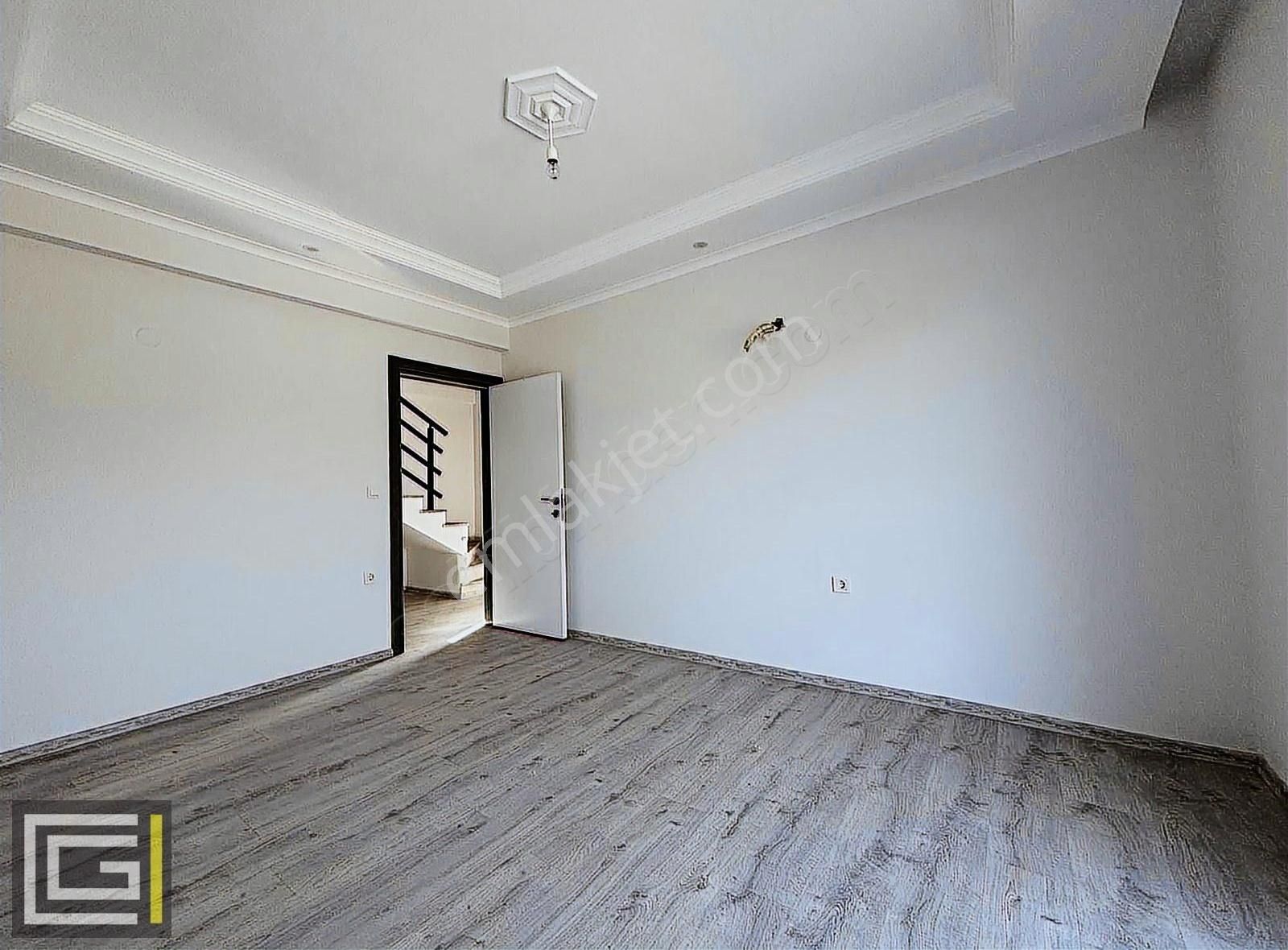 Müstakil Havuzlu Otoparklı 4+1 Geniş Kullanım Satılık Villa - Görsel 27