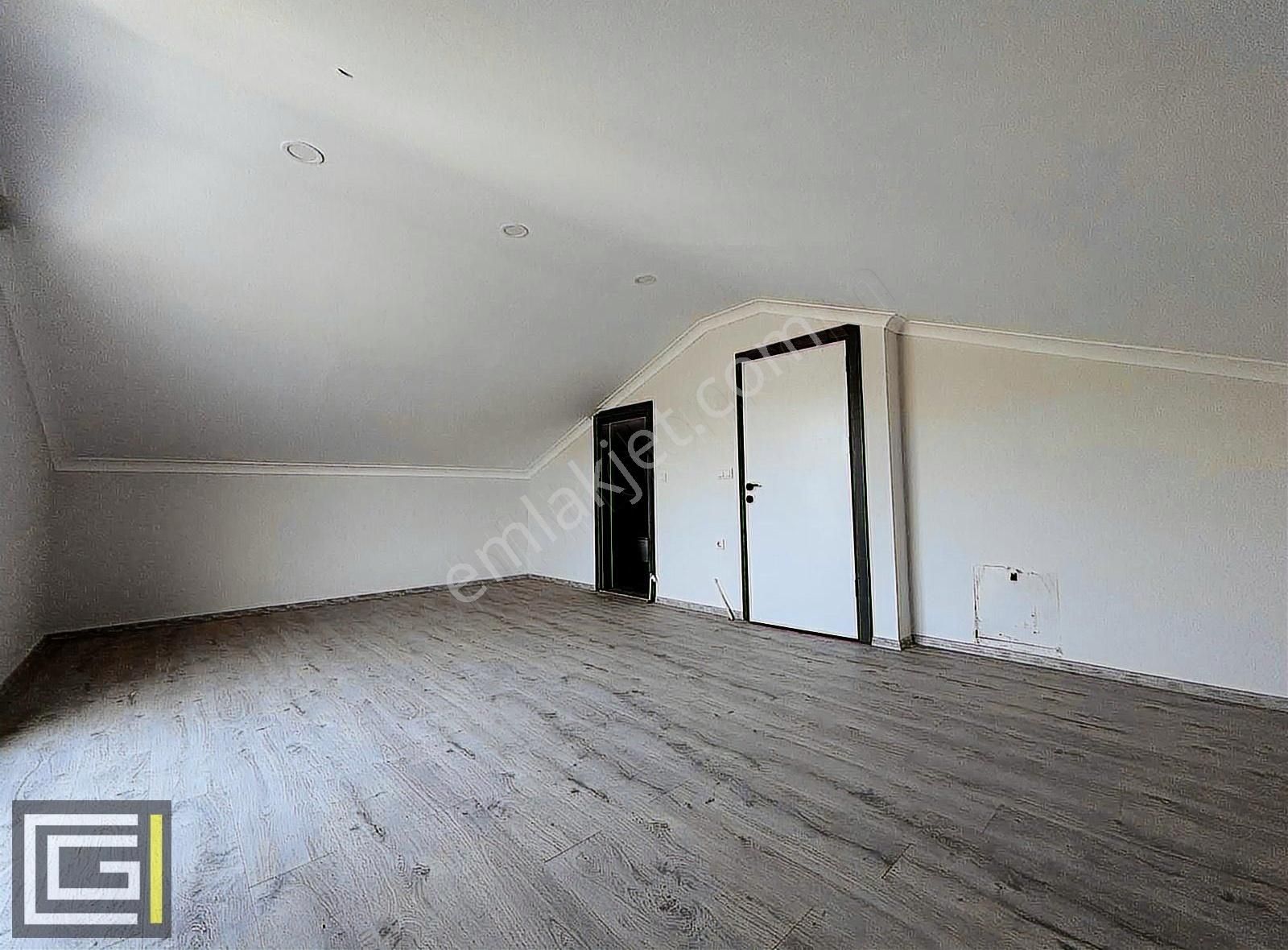 Müstakil Havuzlu Otoparklı 4+1 Geniş Kullanım Satılık Villa - Görsel 12
