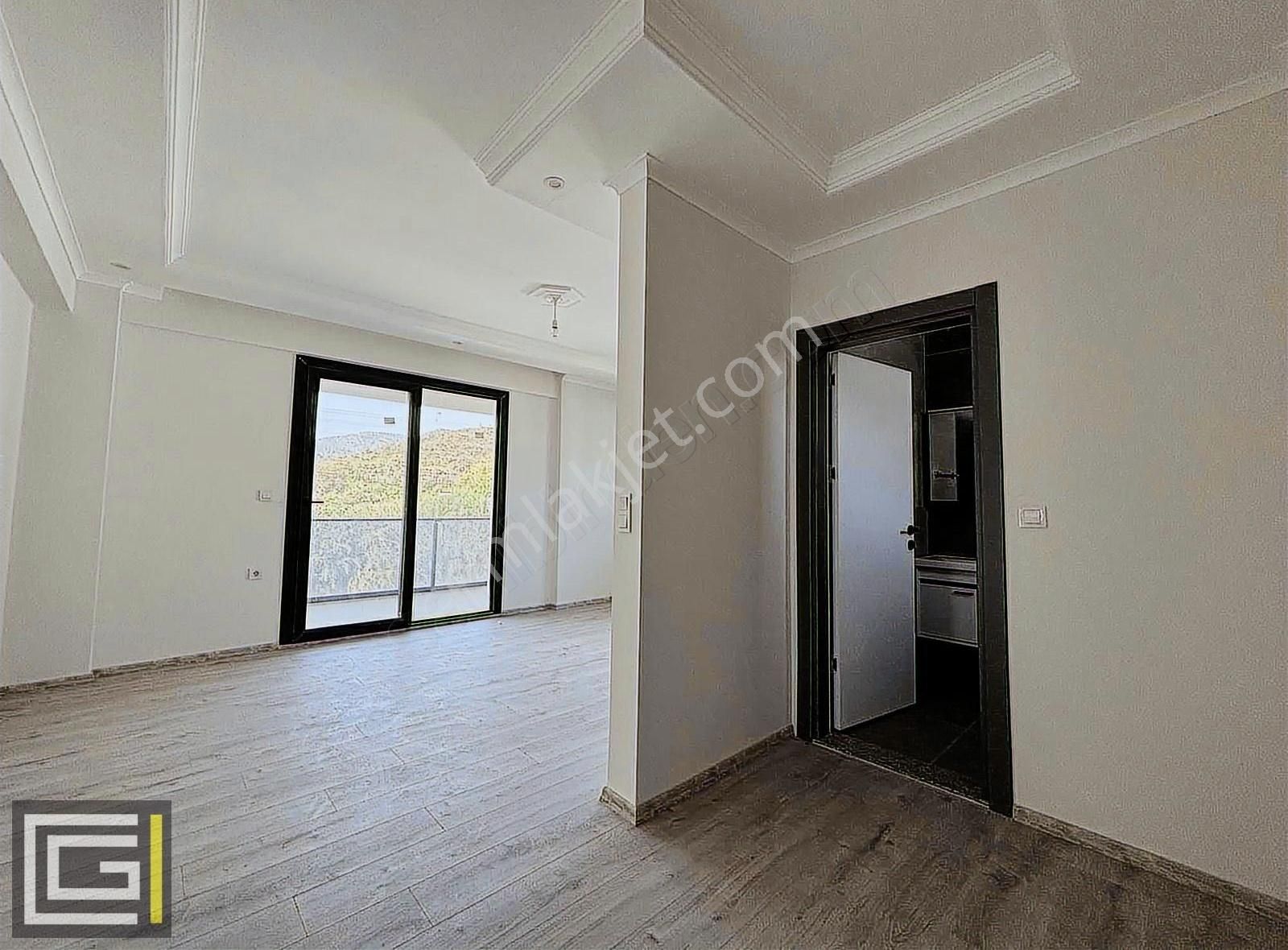 Müstakil Havuzlu Otoparklı 4+1 Geniş Kullanım Satılık Villa - Görsel 20