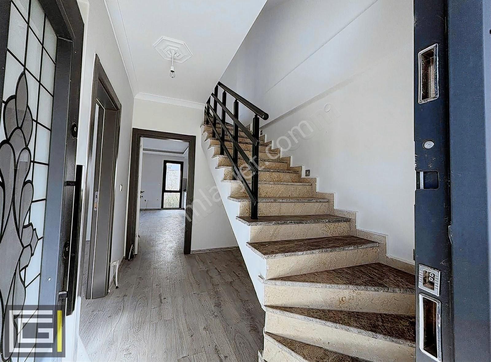 Müstakil Havuzlu Otoparklı 4+1 Geniş Kullanım Satılık Villa - Görsel 28