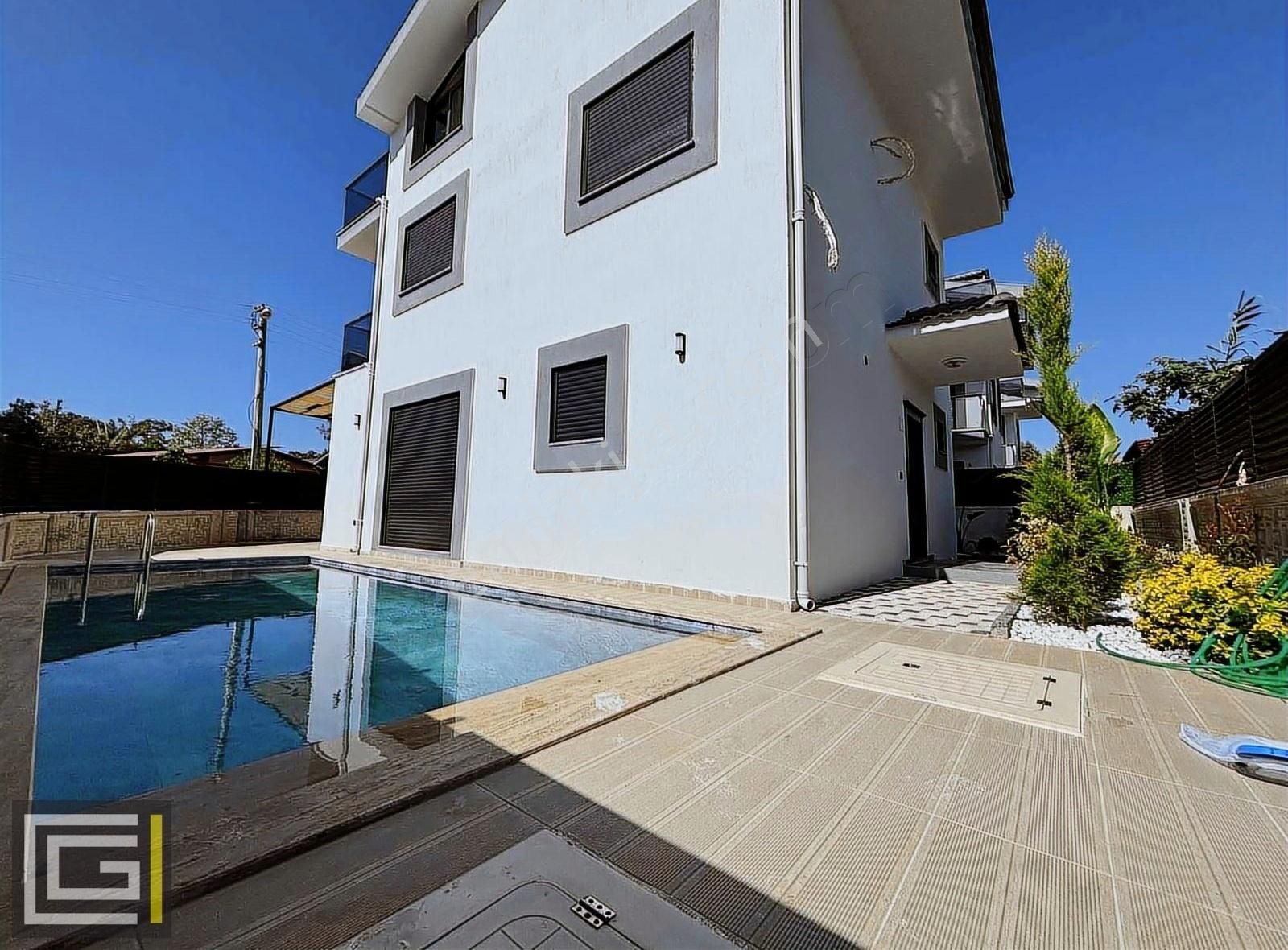 Karagedik Mevkii Çevre Yolunun Altında Müstakil Havuzlu Villa