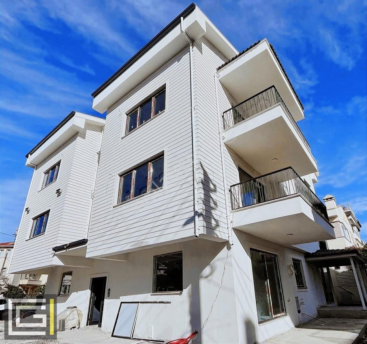 Arakat Kat 3+1 Ebeveyn Banyolu Sıfır Satılık Daire