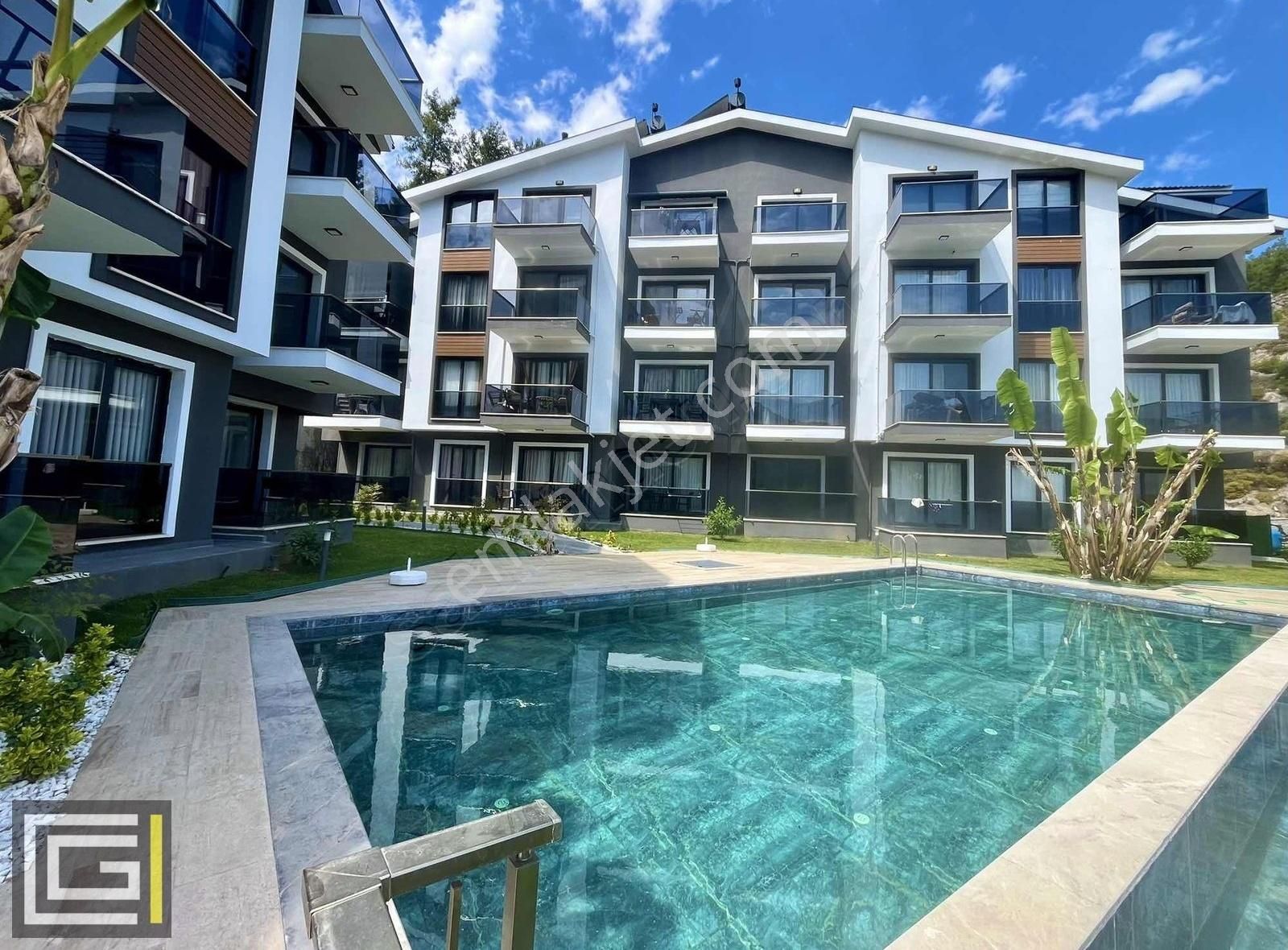 Doğayla İç İçe Nezih Ve Prestijli Sitede Havuzlu Asansörlü 3+1!