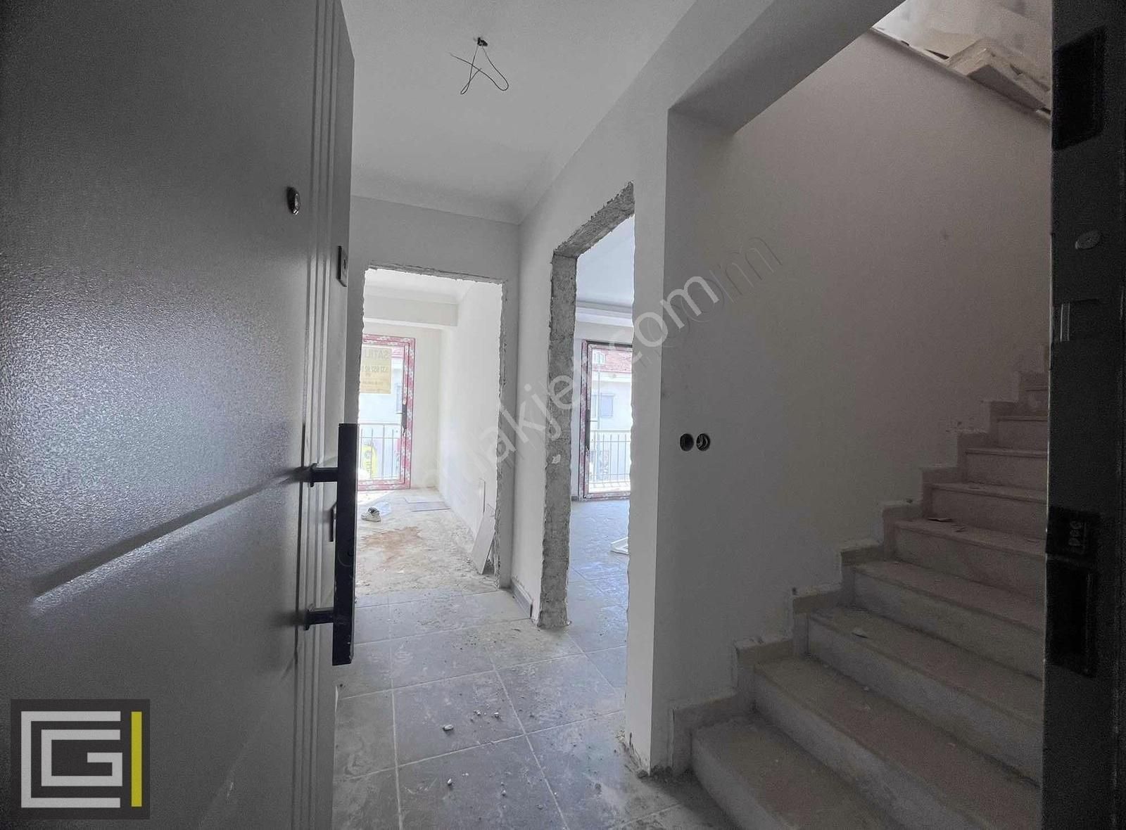 Güney Cephe Cadde Üzerinde Ferah Sıfır 3+1 Çatı Dubleks