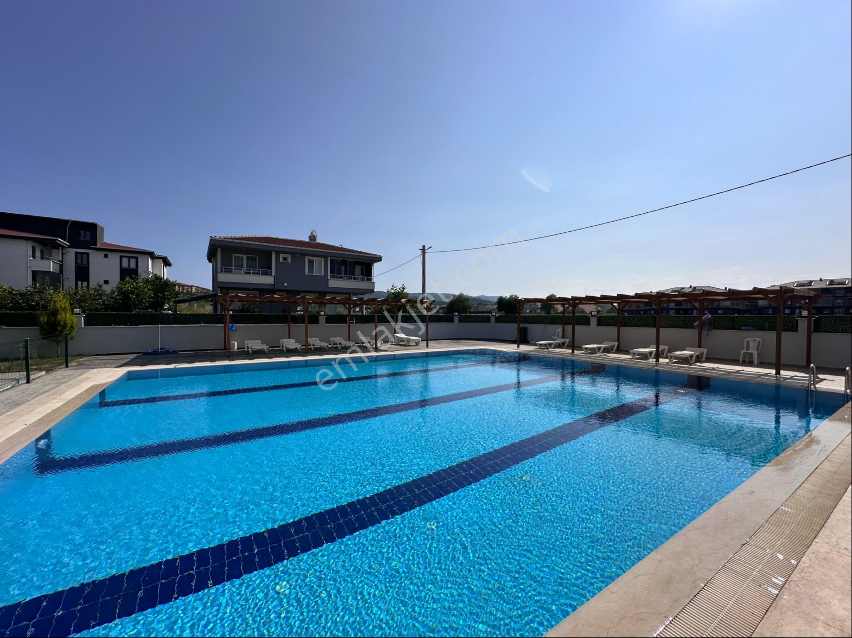 Kumbağ Da Aquaparklı Ve Havuzlu Site İçerisinde Kiralık Daire