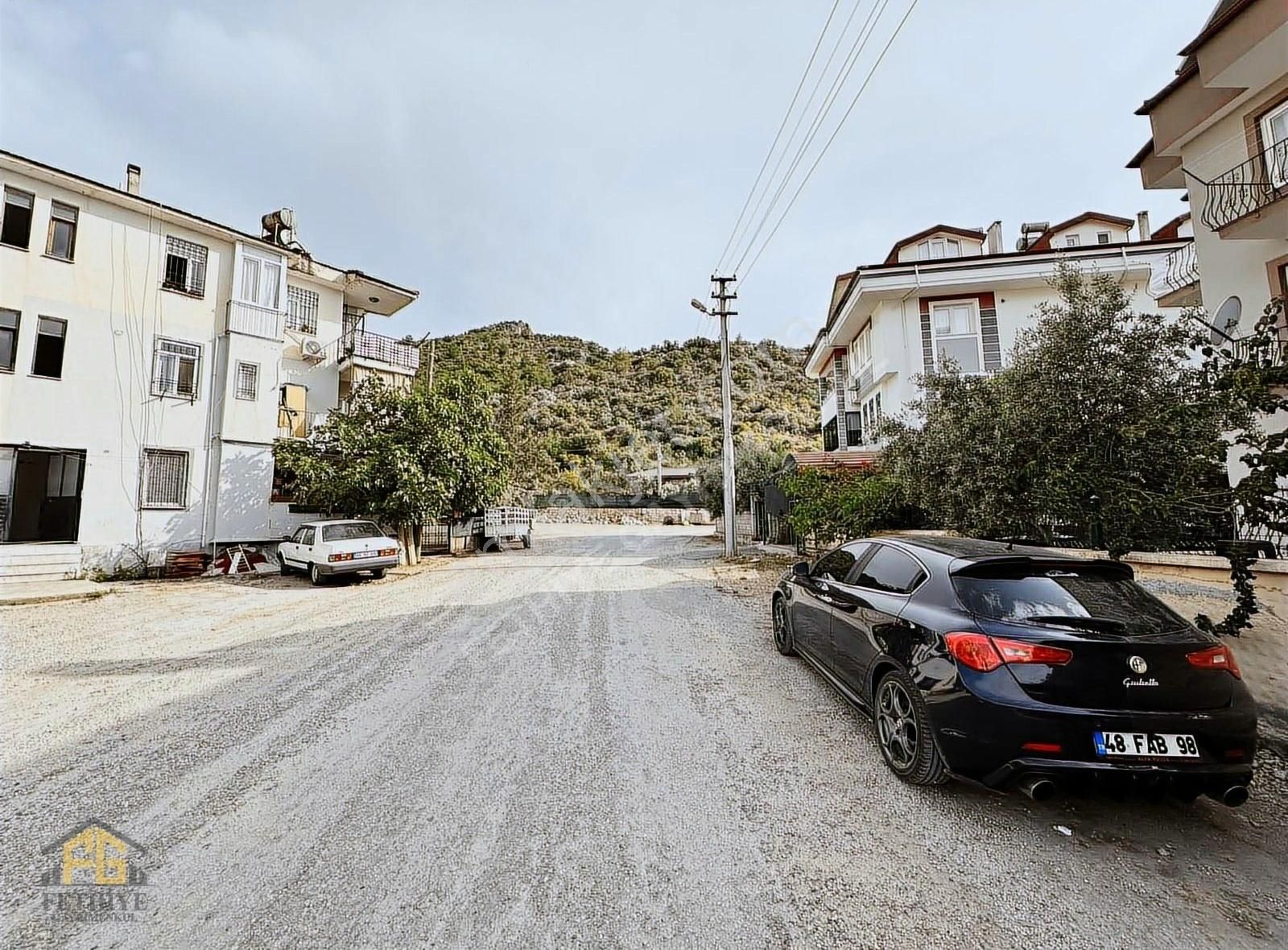 Taşyaka Mah. Baha Şıkman Caddesinde Satılık 2+1 Bahçeli Daire