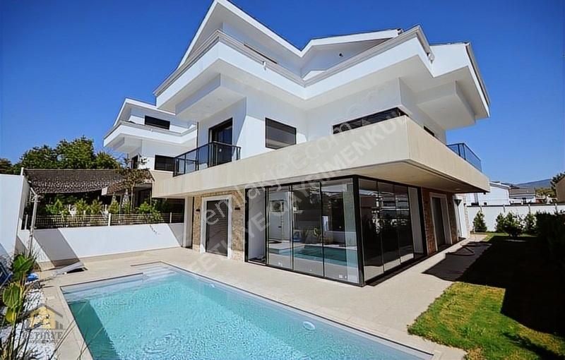 Fethiye Çalış Bölgesinde Denize 1 Km Müstakil Havuzlu Villa
