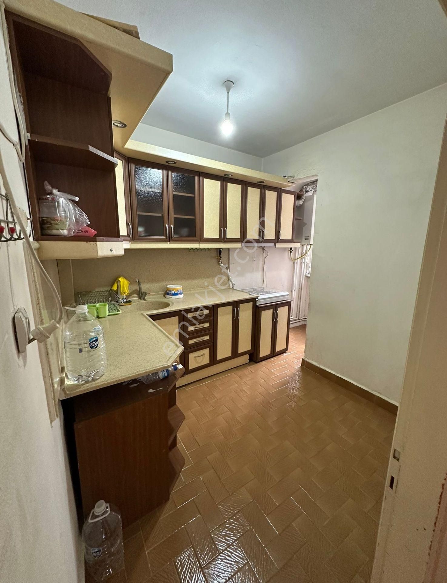 Kazım Karabekir Mah Balkonlu Arakat Geniş Temiz 3+1 Satılık Daire