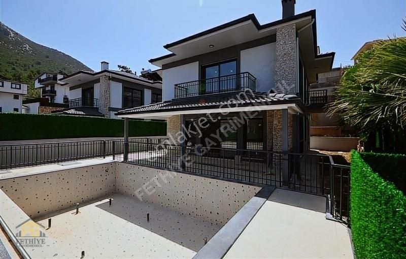 Fethiye Gayrimenkul Üzümlü Bölgesinde Müstakil Havuzlu Villa