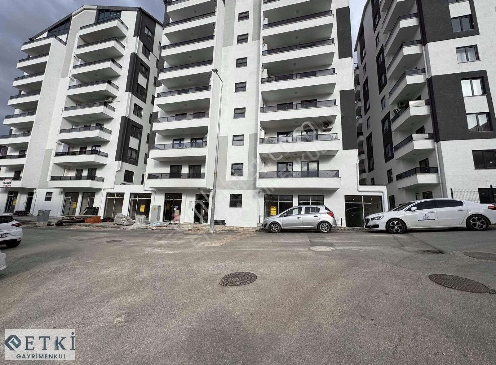Etkı'den Safa Caminin Yanında Kiralık Dükkan