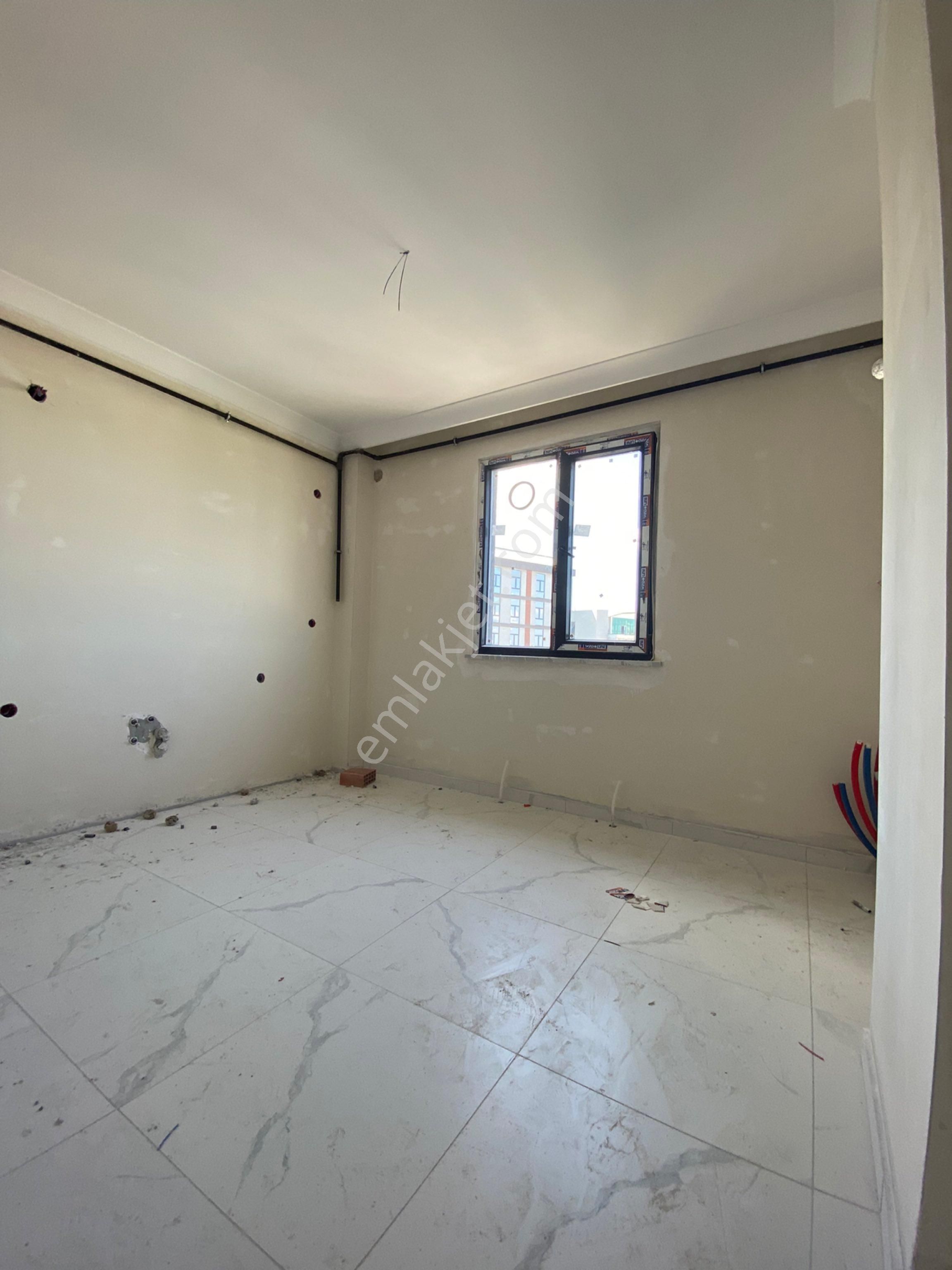 Sultanbeyli Akşemsettin Mahallesinde 4+1 Satılık Çatı Dubleks Daire !!