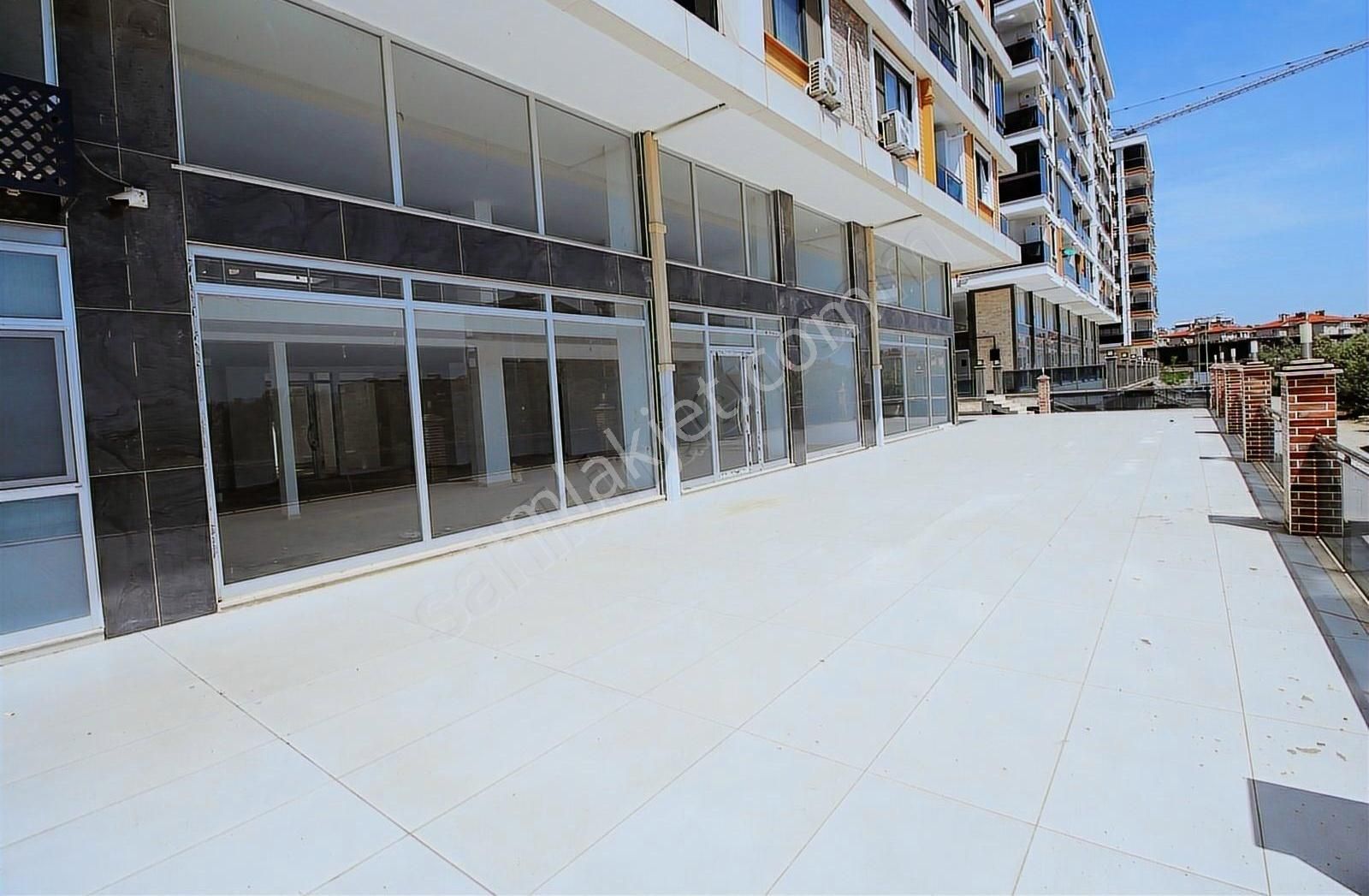 C21 My Madra Edremitte 353 M2 Avm Yanında Kiralık 3 Katlı Dükkan