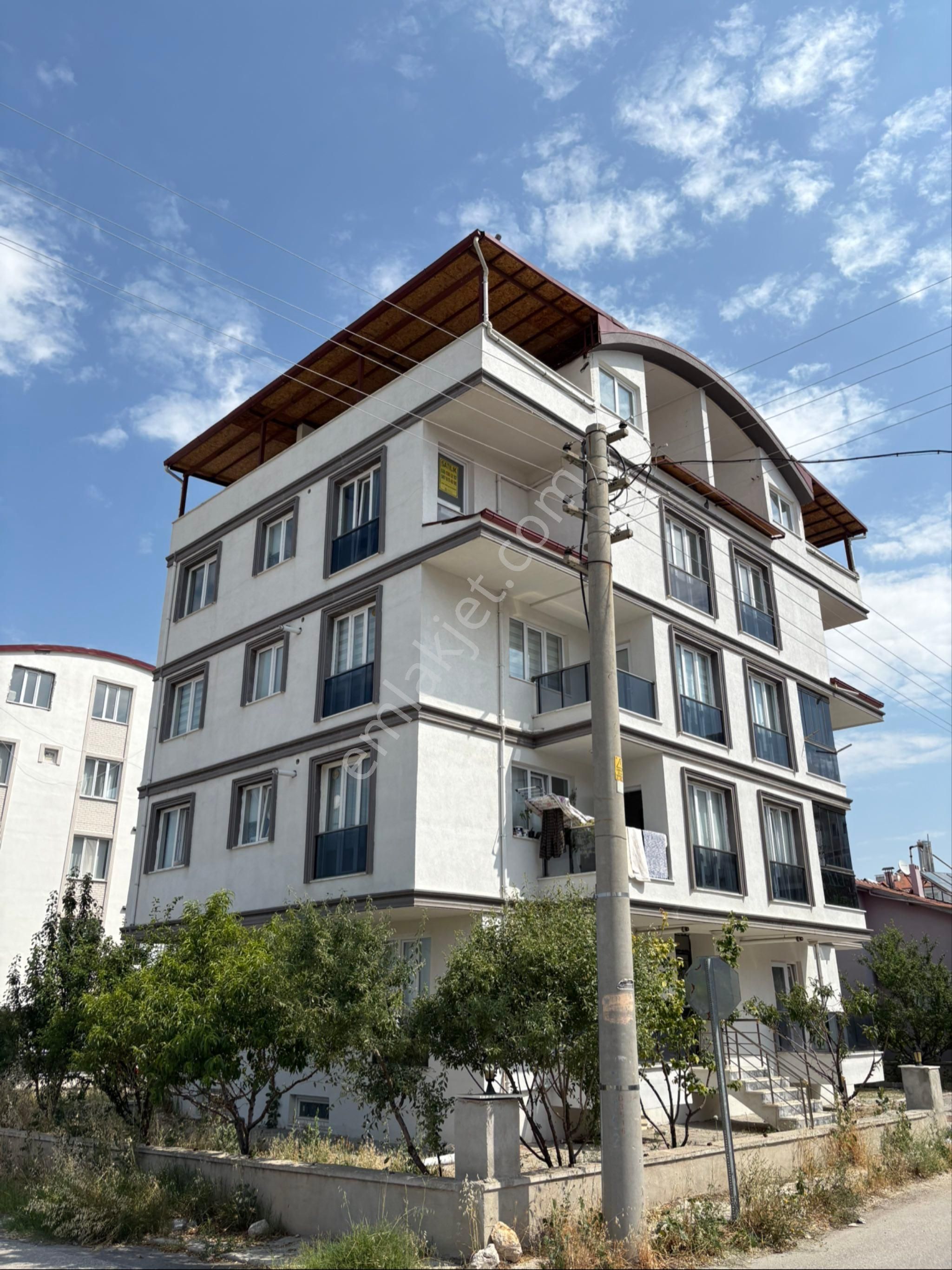 İnal Emlaktan Armağan İlci’de Satılık 2+2 150 M2 Daire
