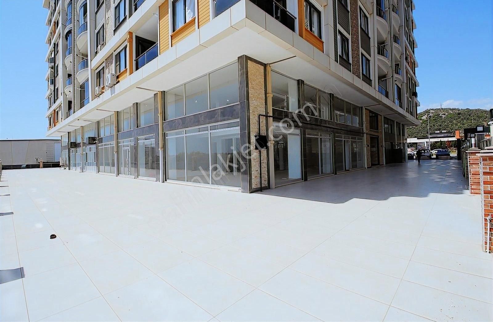 C21 My Madra Edremitte 318 M2 Avm Yanında Kiralık 3 Katlı Dükkan