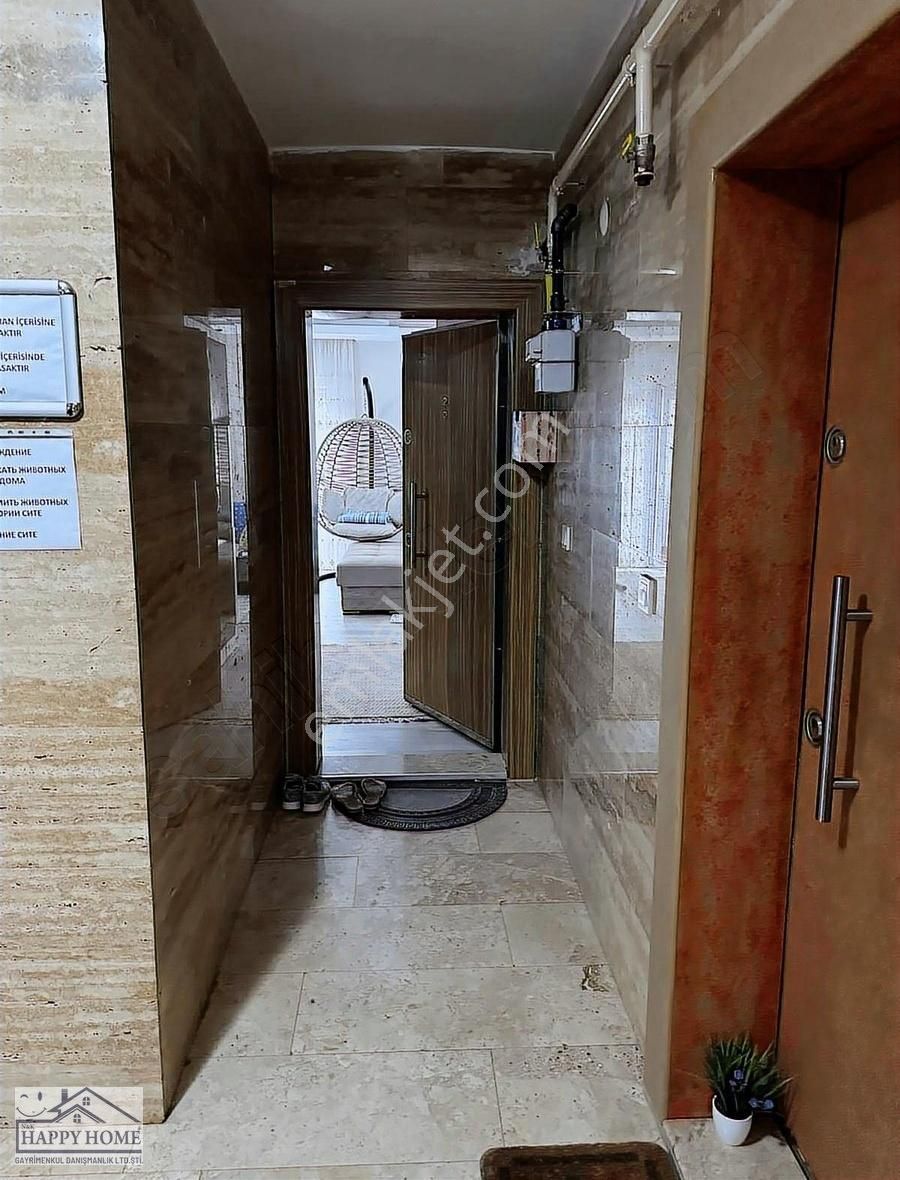 Antalya Konyaaltı Hurma Mh'de Satılık Havuzlu Sitede 1+1 Daire