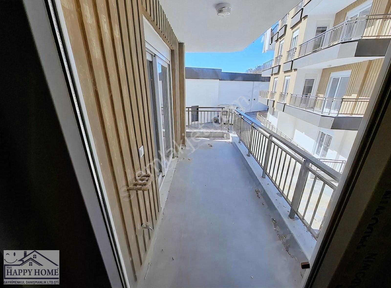 Antalya Ünsal Mh'de Satılık 2+1 95m2 1.kat Sıfır Daire