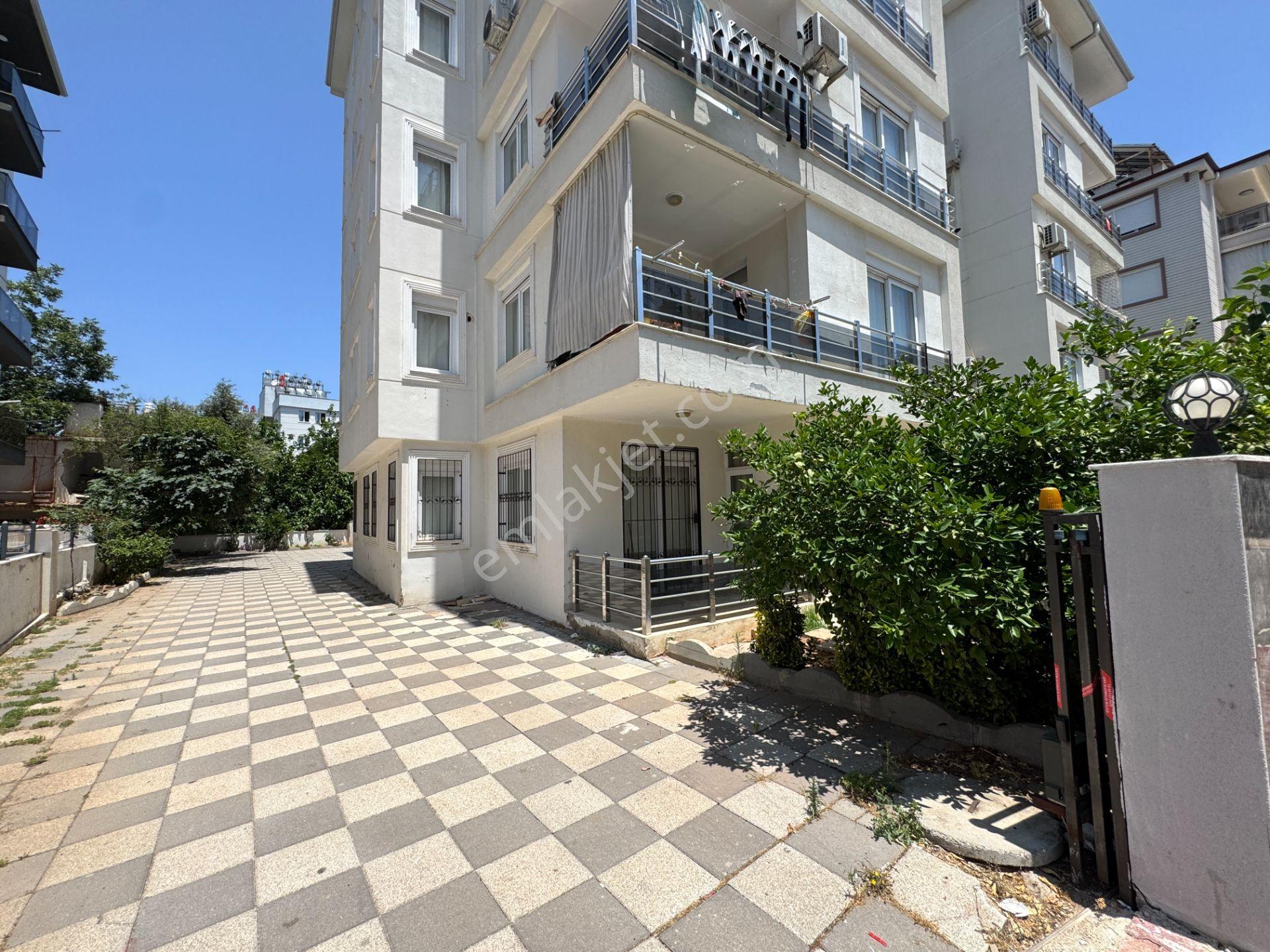 Kızıltoprakta Kapalı Otoparklı Ayrı Mutfaklı Katta Geniş 2+1 - Görsel 33