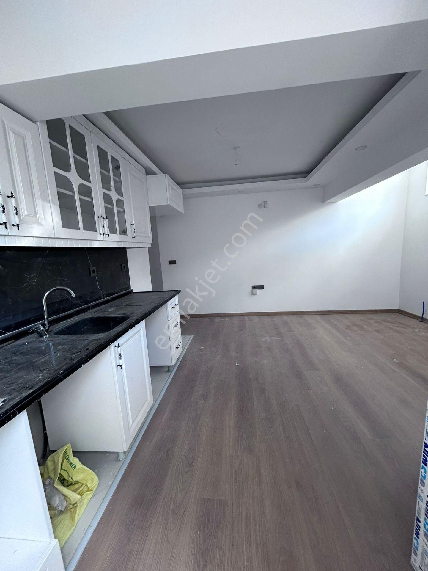Kaçmaz Fırsat.!!mutlu'da Sıfır Binada Ana Cadde Üzeri 2+1 70m2..
