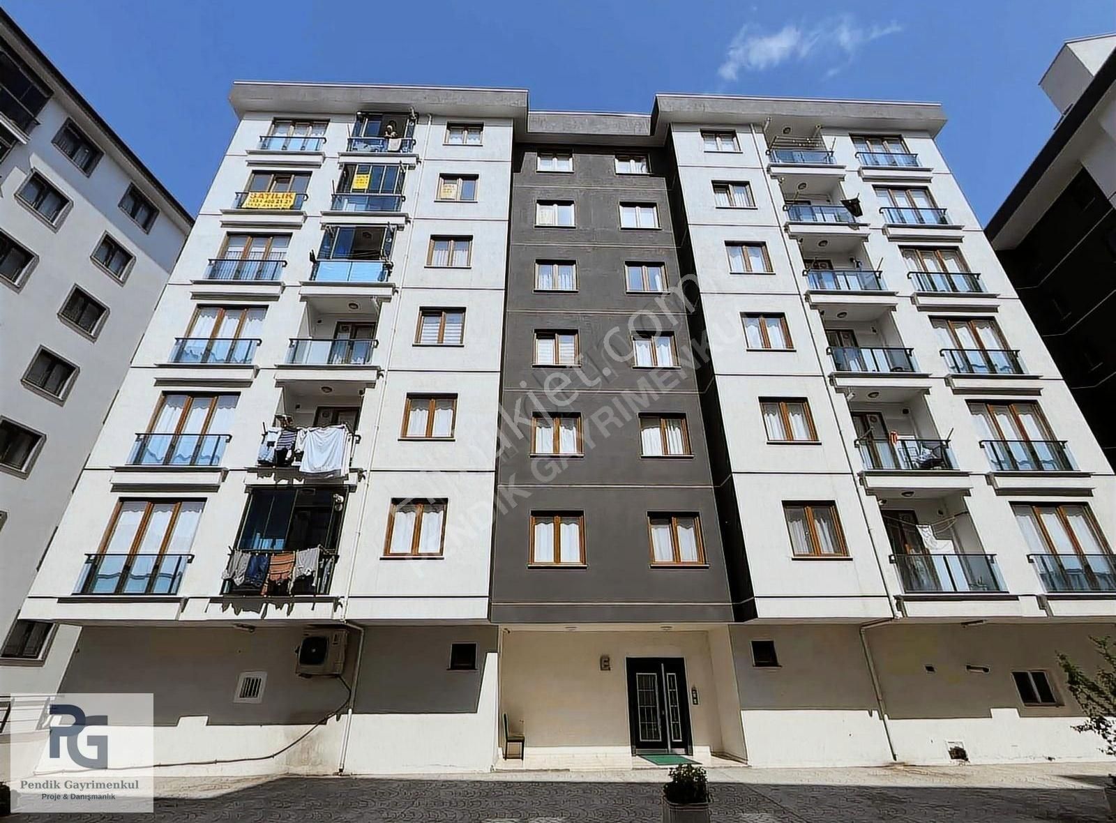 Pendik Gözdağı Caddesinde Site İçinde Boş 2+1 Satılık Daire