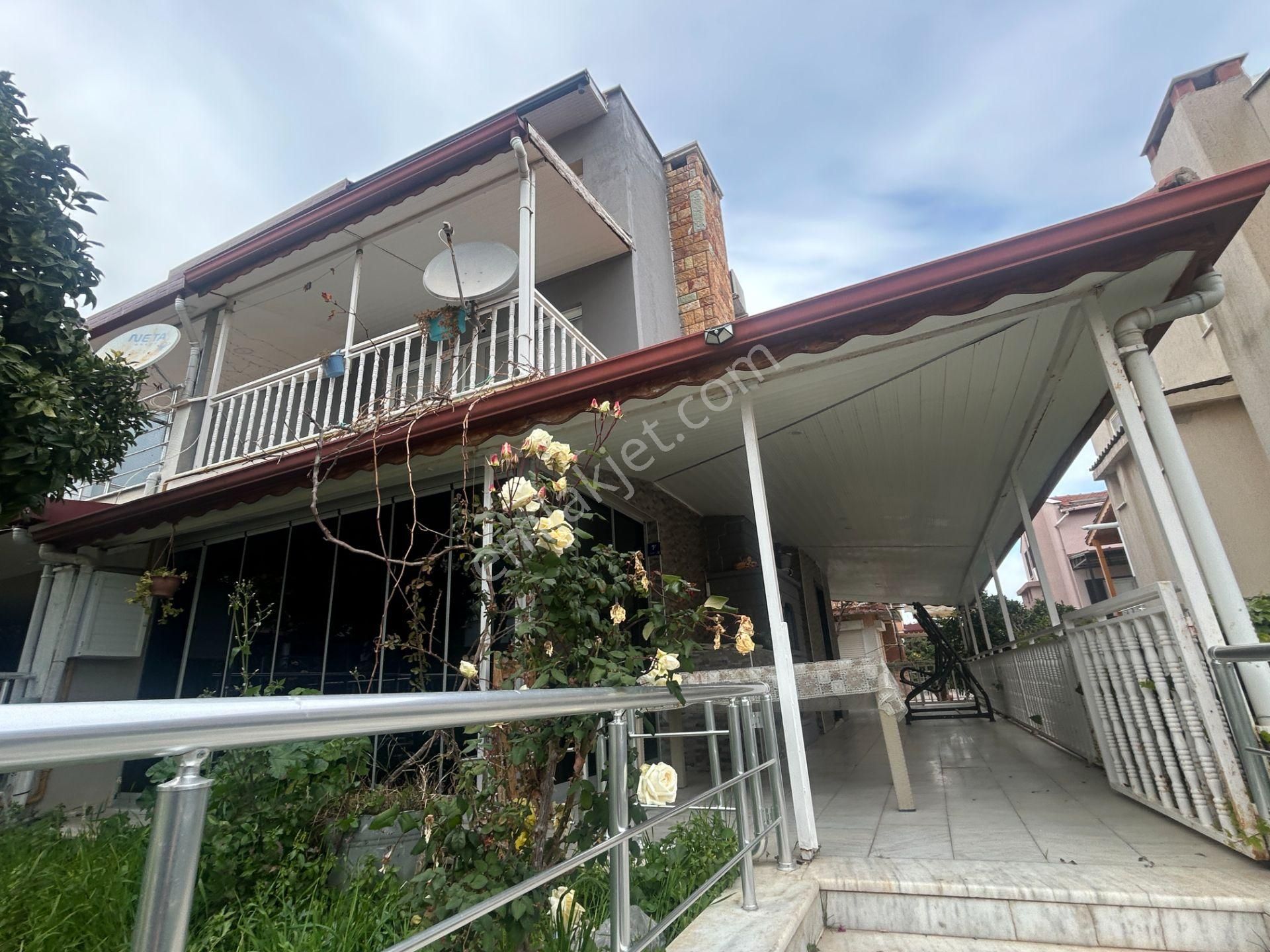 Kuşadasında Merkezı Konumda 4+1 Vılla