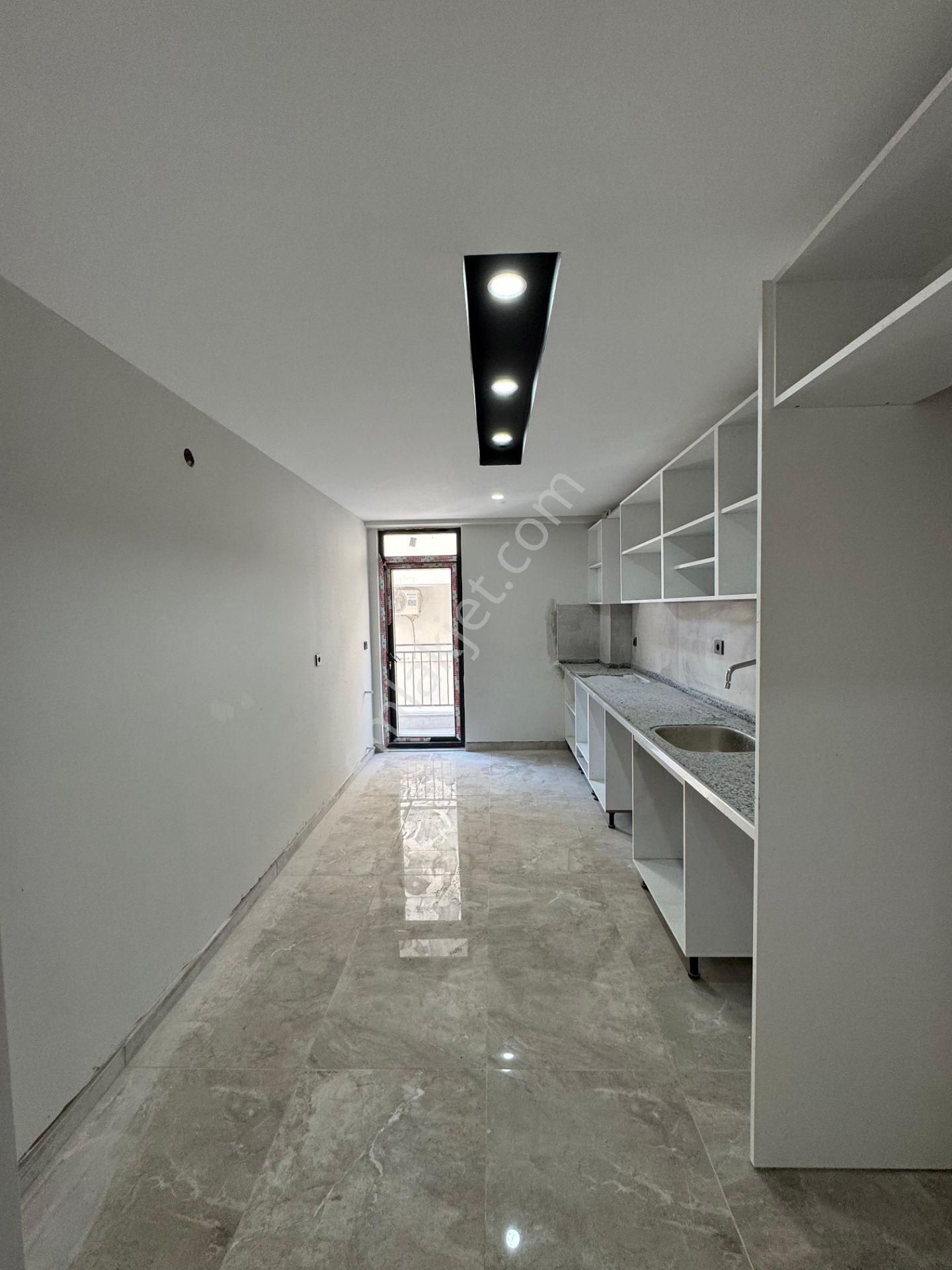 Cebesoy Caddesi Üzerinde Kapalı Otoparklı Arakat Sıfır 2+1 Daire