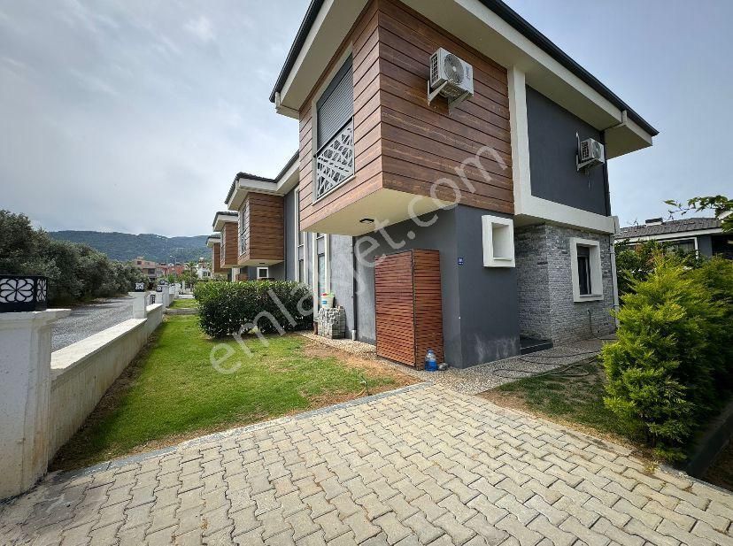 Kuşadası Davutlar Bölgesinde Full Eşyalı Havuzlu 3+1 Villa
