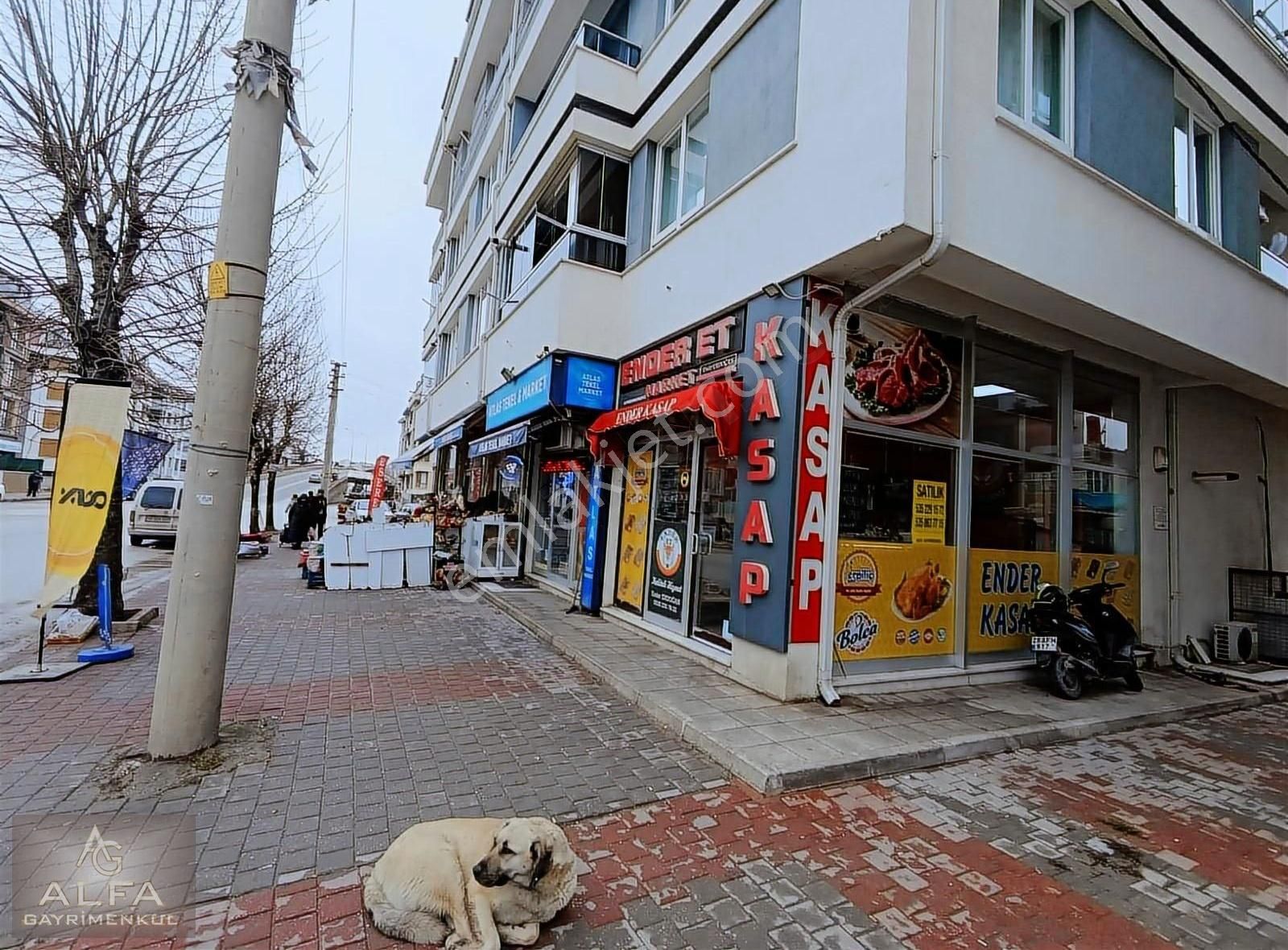 Ertuğrulgazi Mh. Çilem Cadde Üzeri Harika Konumlu Köşe Dükkan