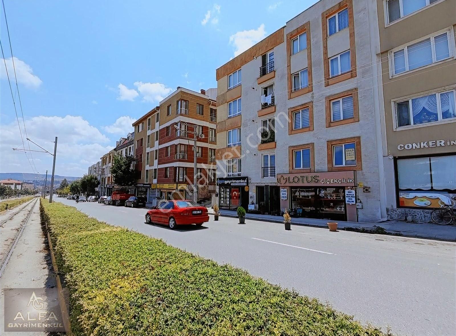 Ulusal Egemenlik Cadde Üzeri & Harika Konum 2+1 Satılık Daire